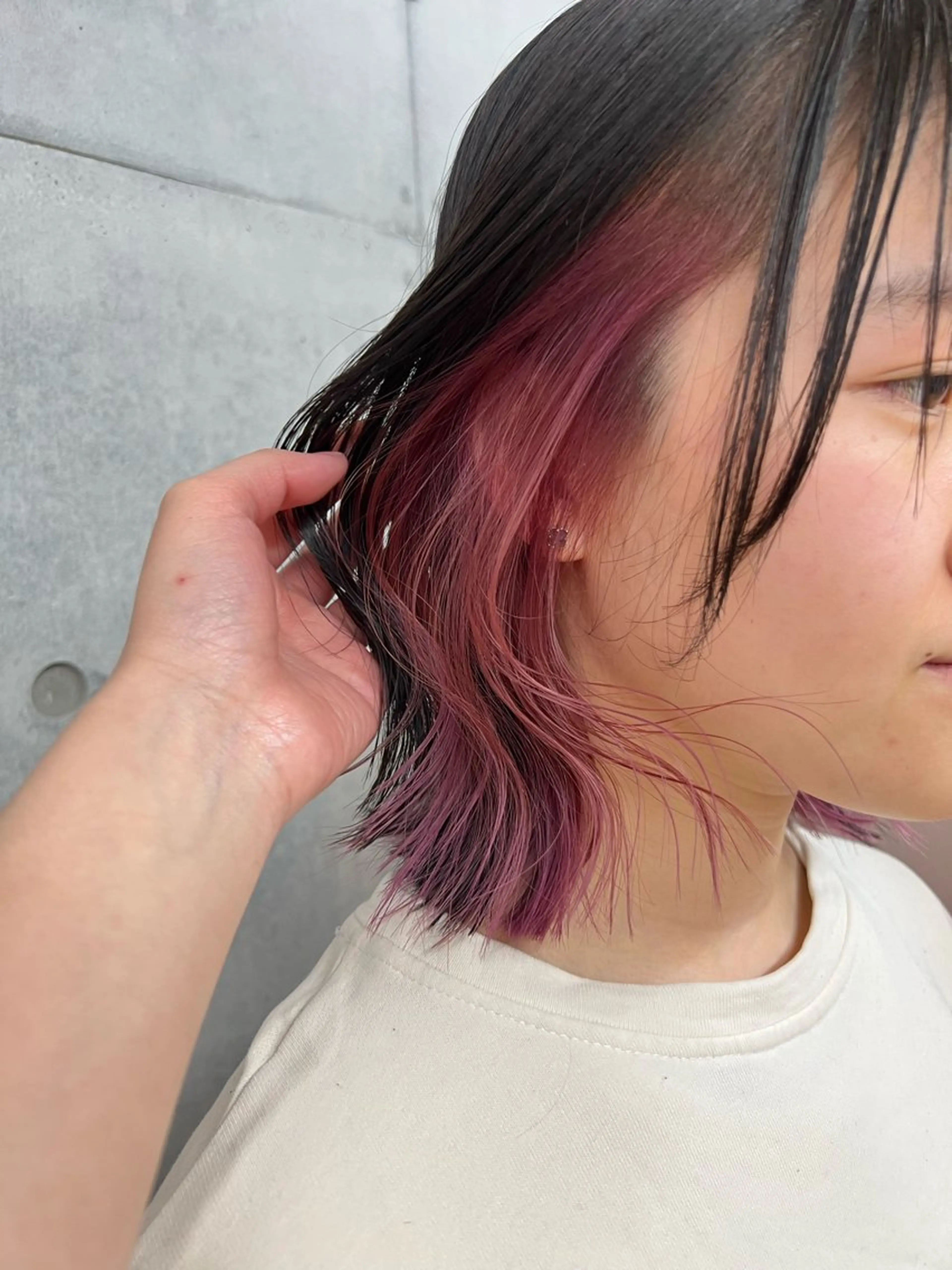 ミディアム カット ヘアカラー カコ/レイヤーカット ヘアアレンジのヘアスタイル