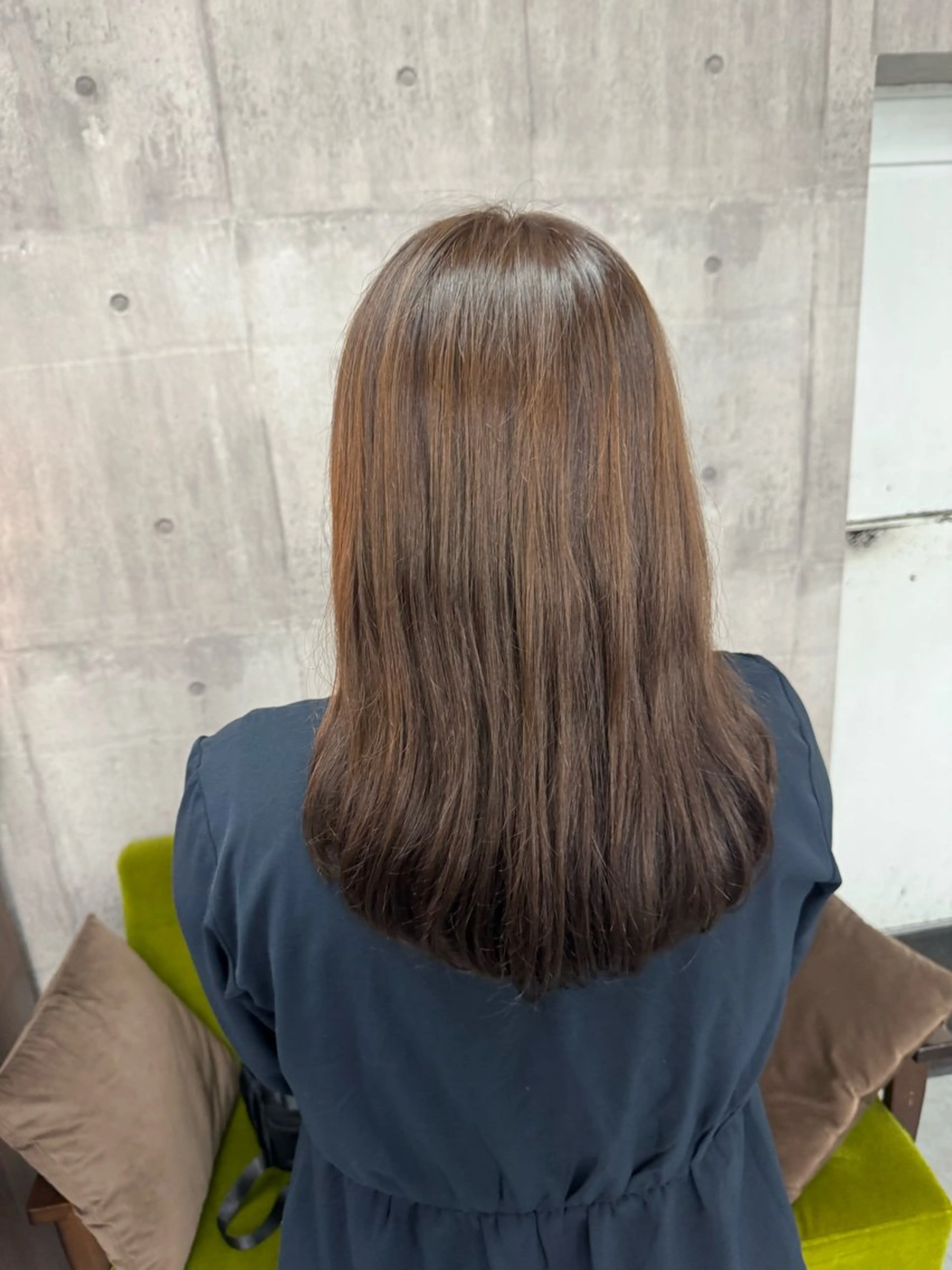 セミロング カラー モデル募集 tomomiのヘアスタイル