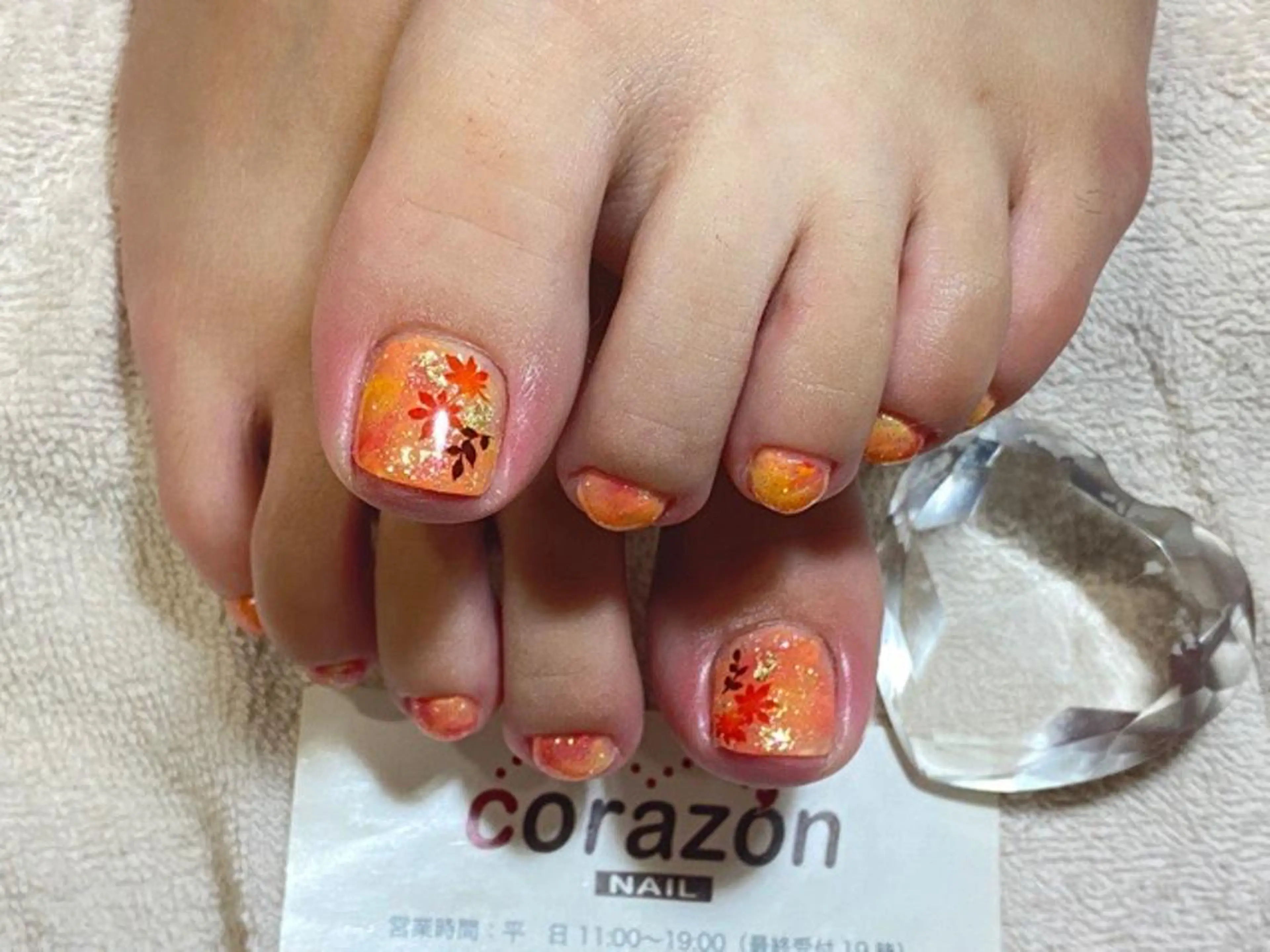 ネイル ラメ(グリッター) オレンジ 赤色 黄色 corazon所属・ネイリスト aicoのネイルデザイン