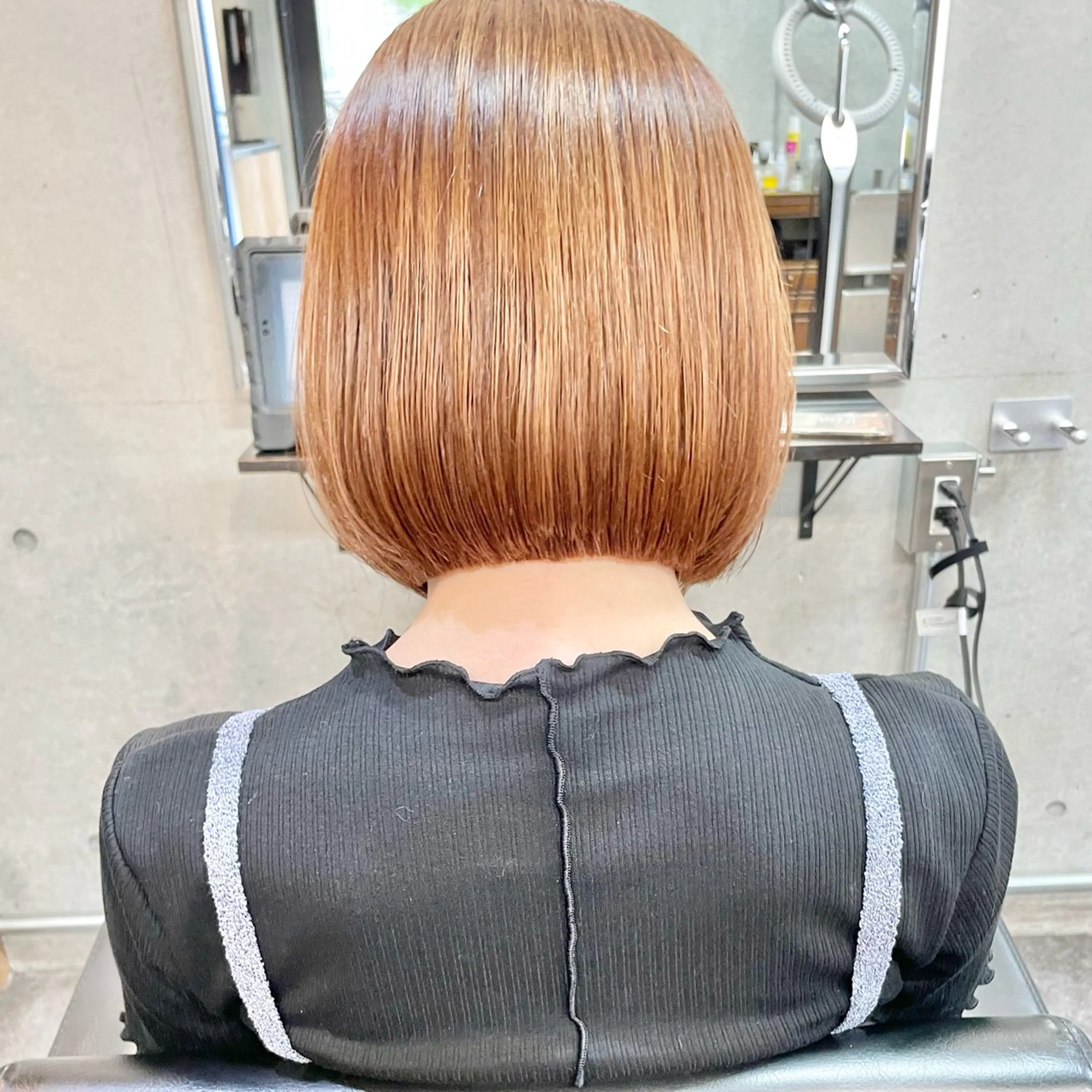 ショート カラー 切りっぱなしボブ ショートボブ ハンサムショート 丸みショート イヤリングカラー カット 縮毛矯正 トリートメント ショートボブ髪質改善 縮毛矯正のプロ山道潤のヘアスタイル