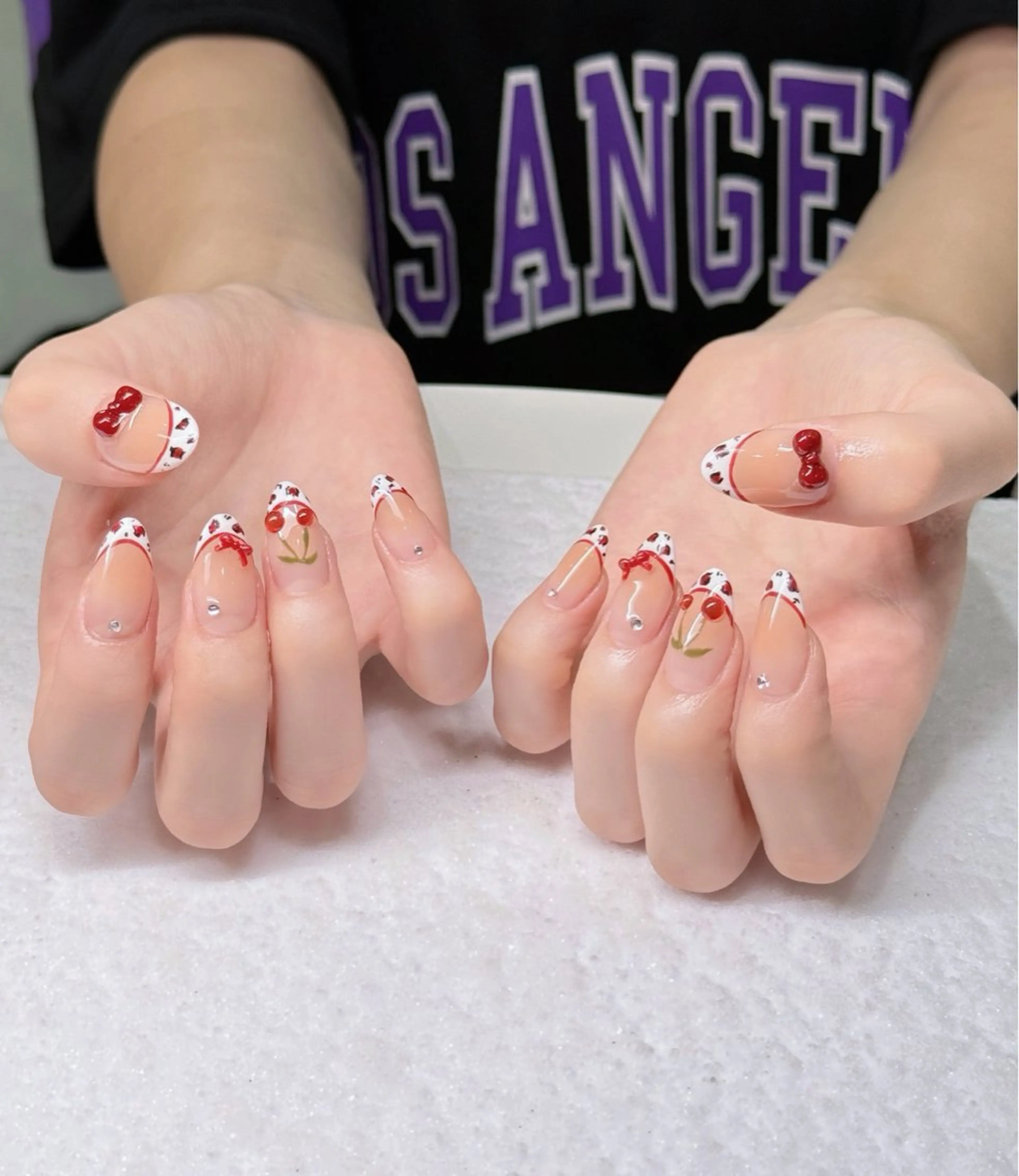 ネイル オーロラネイル ブルー チークネイル フットネイル フレンチネイル ハンドネイル HANA.NAILS 自宅サロンのネイルデザイン