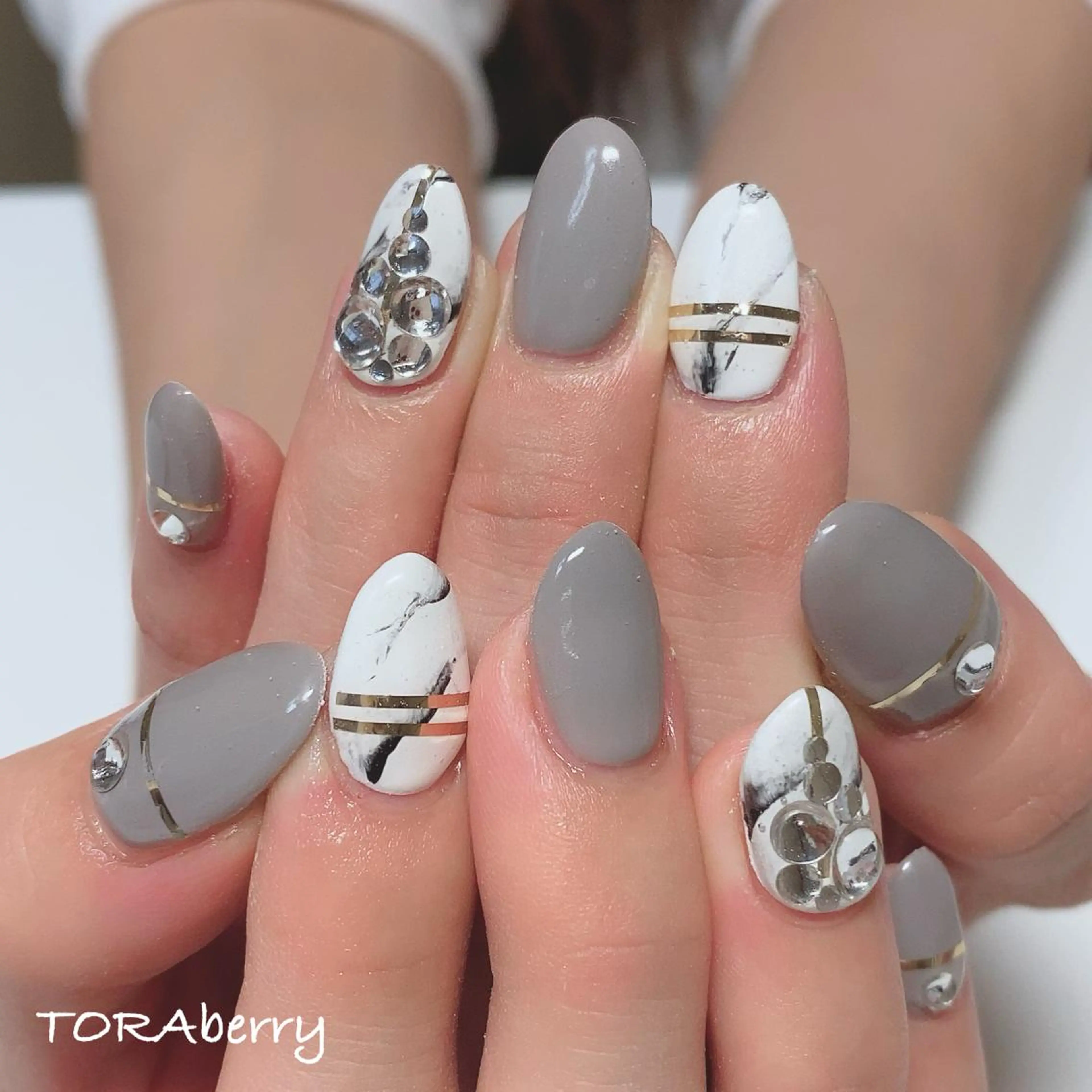 ネイル ハンドネイル ネイリスト なつみのネイルデザイン