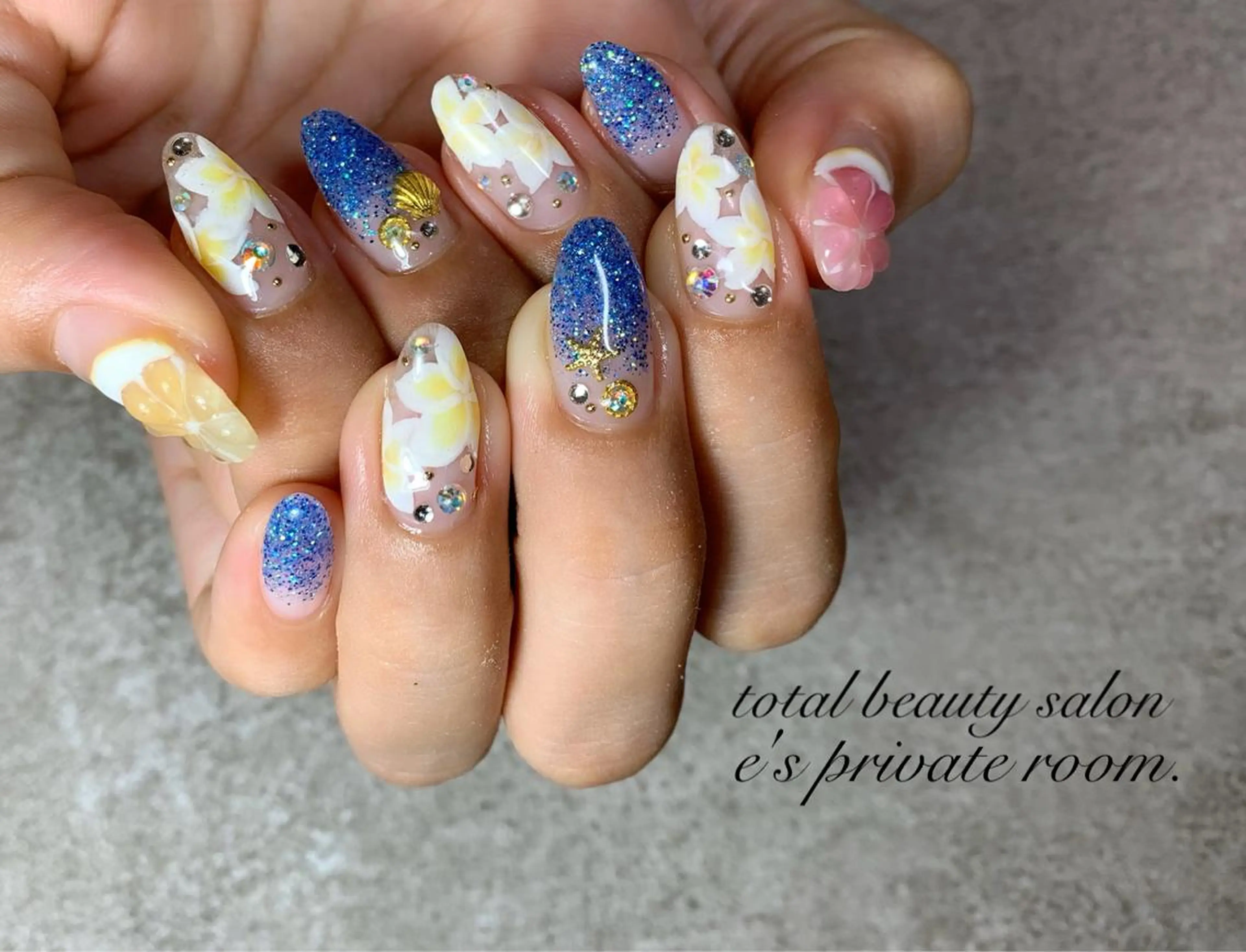 ネイル LAVISH nail salonのネイルデザイン