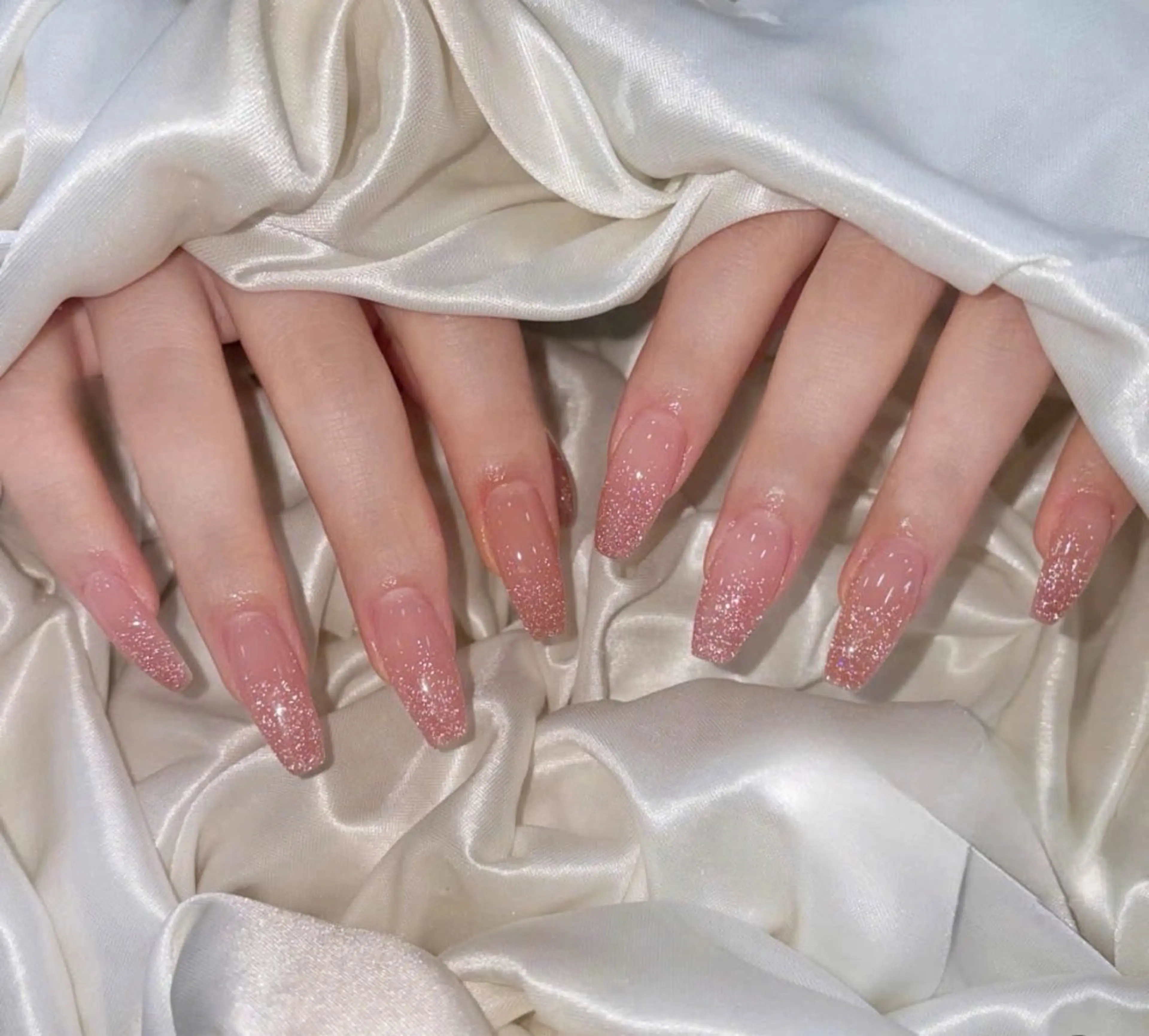ネイル キラキラネイル マグネットネイル ぷっくりネイル 春ネイル ワンホンネイル ハンドネイル Candy Nailのネイルデザイン