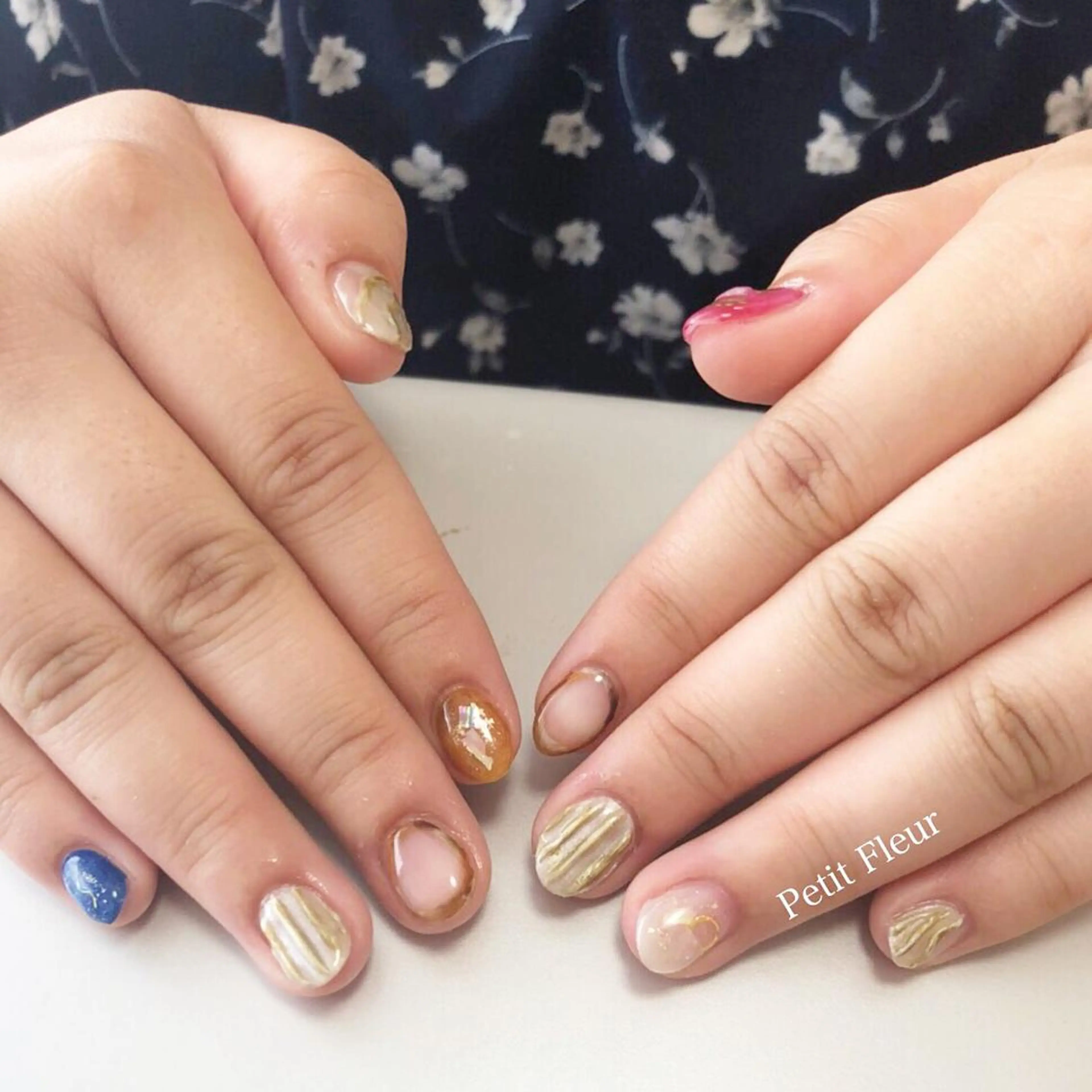 ネイル 持ち込み ニュアンスネイル ショートネイル 青柳 亜梨奈のマツエク・マツパデザイン