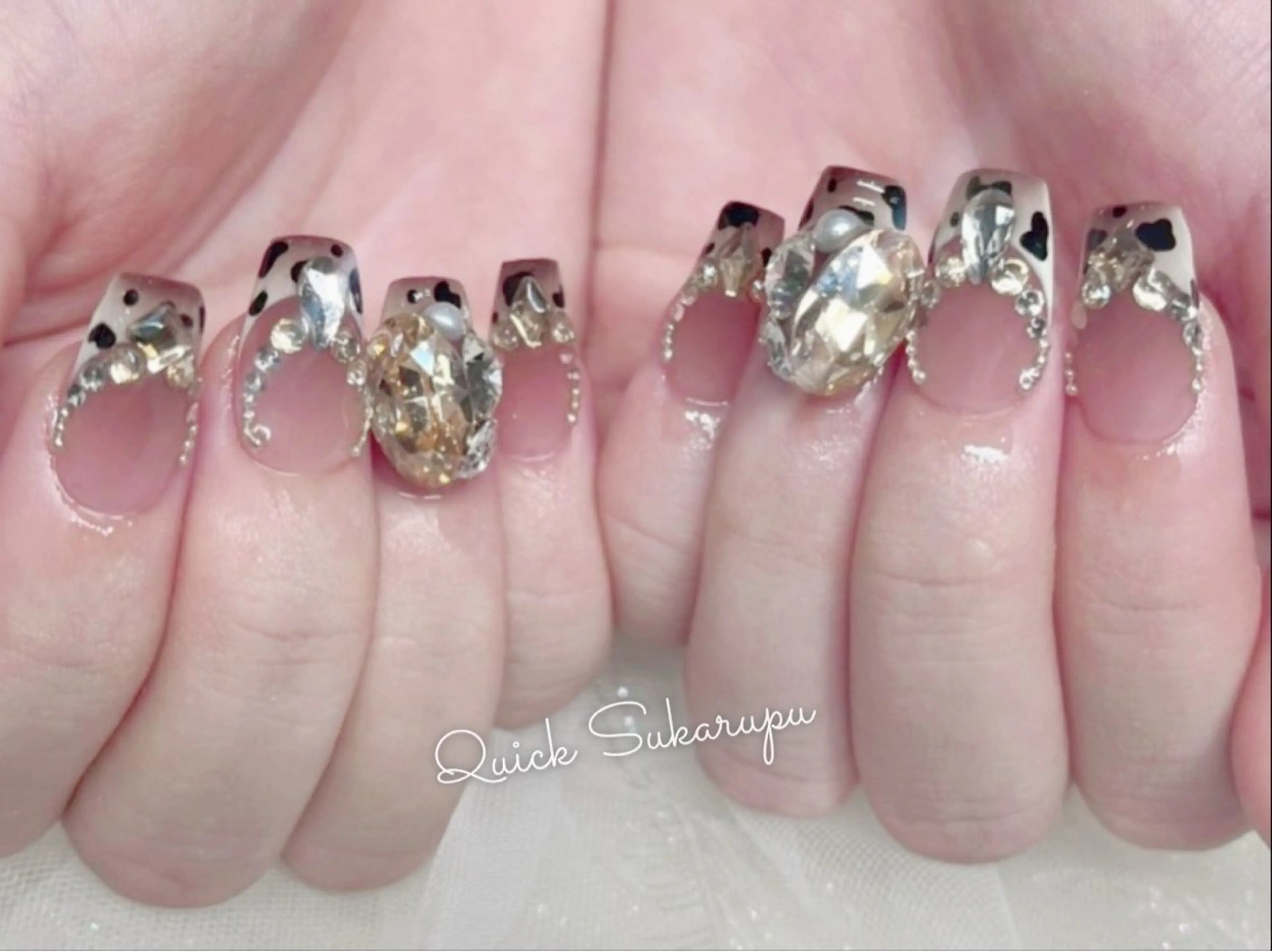 ミディアム Quick Sukarupuのネイルデザイン