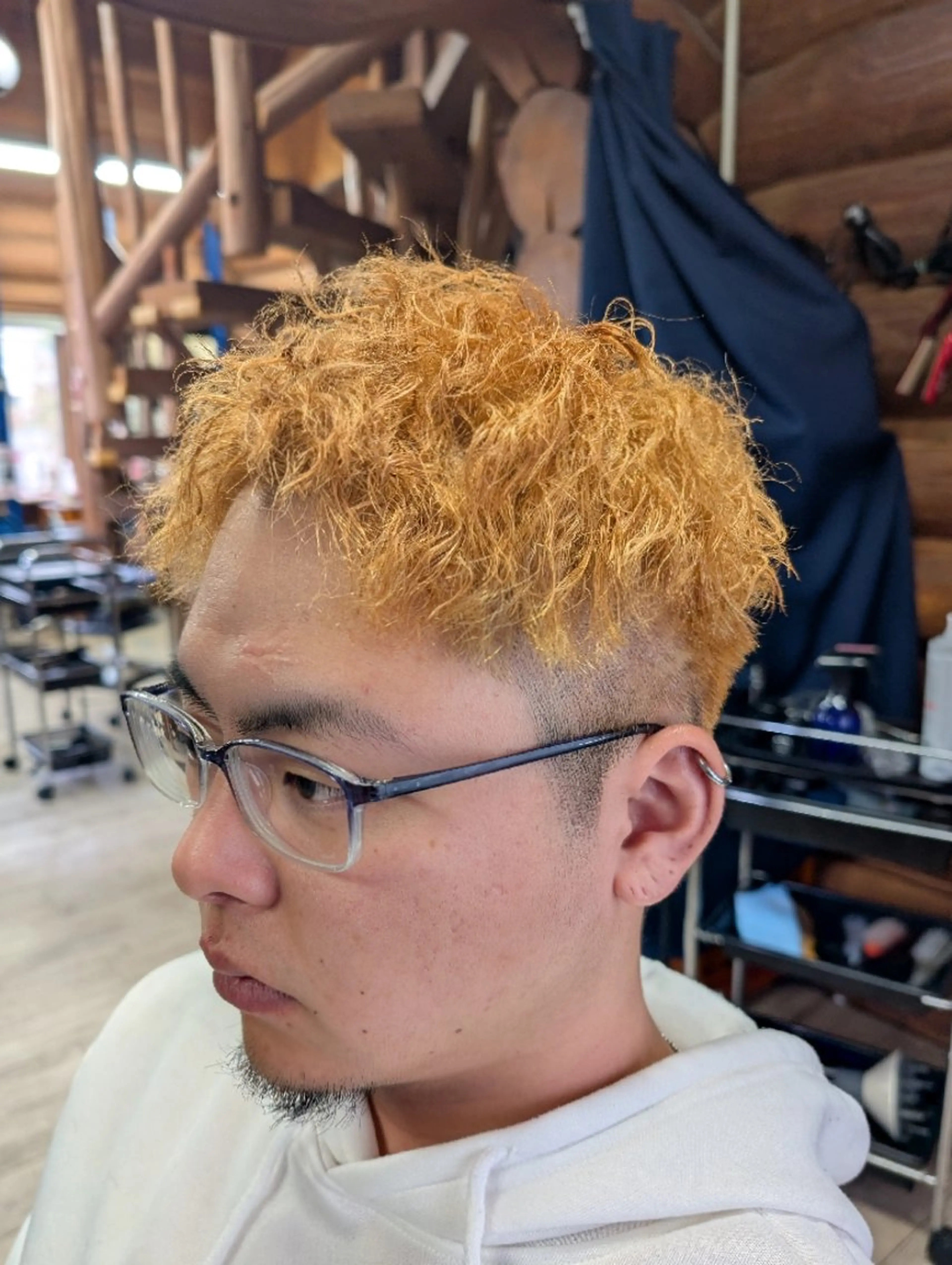 ショート パーマ メンズ メンズパーマ メンズツイストパーマ ショートヘア ツイストパーマ カット パーマ 本田 圭輔のヘアスタイル