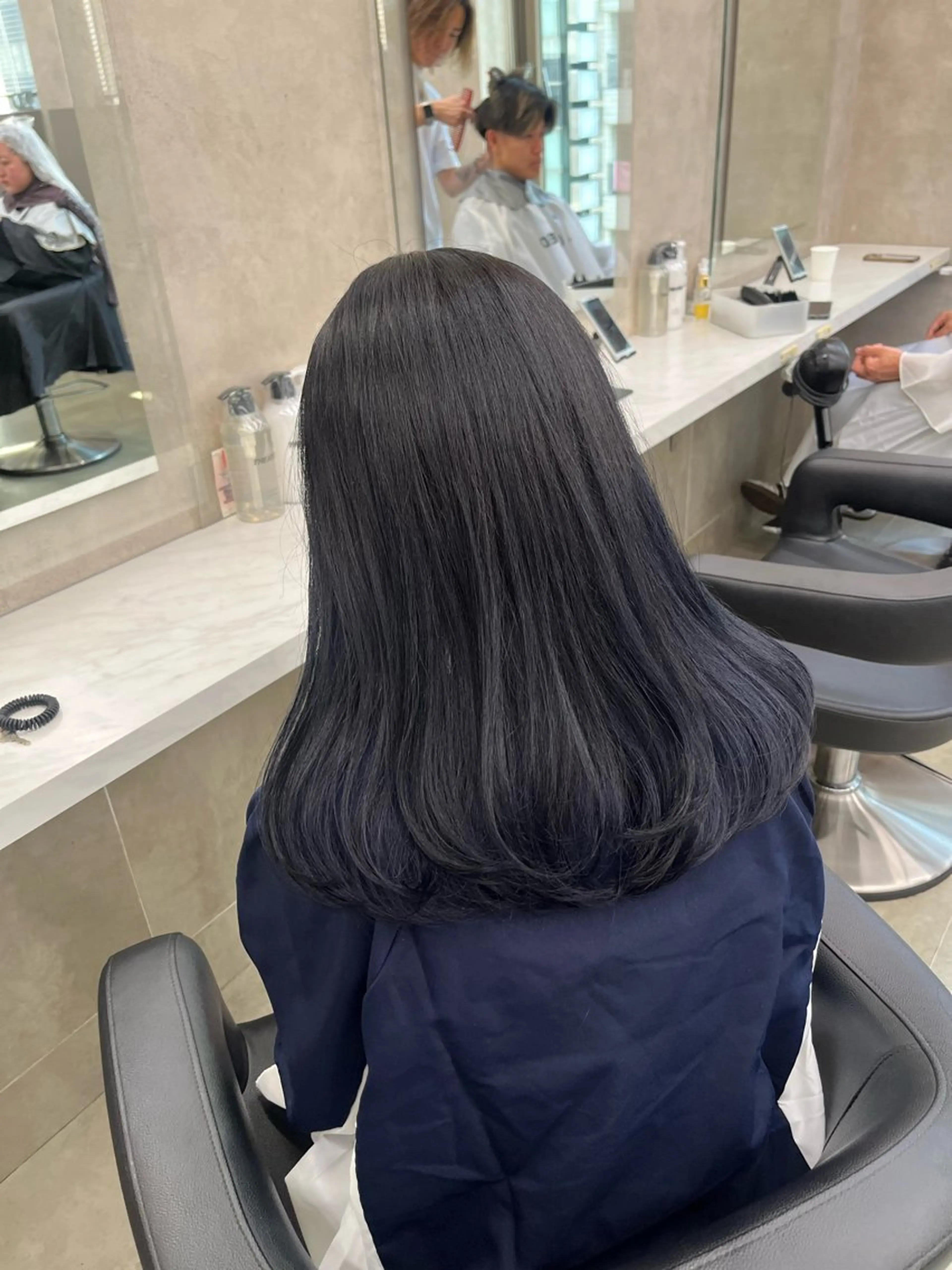 ロング ヘアカラー トリートメント ヘッドスパ ヘアセット 寒色＆ブリーチ特化 寒色MiOのヘアスタイル