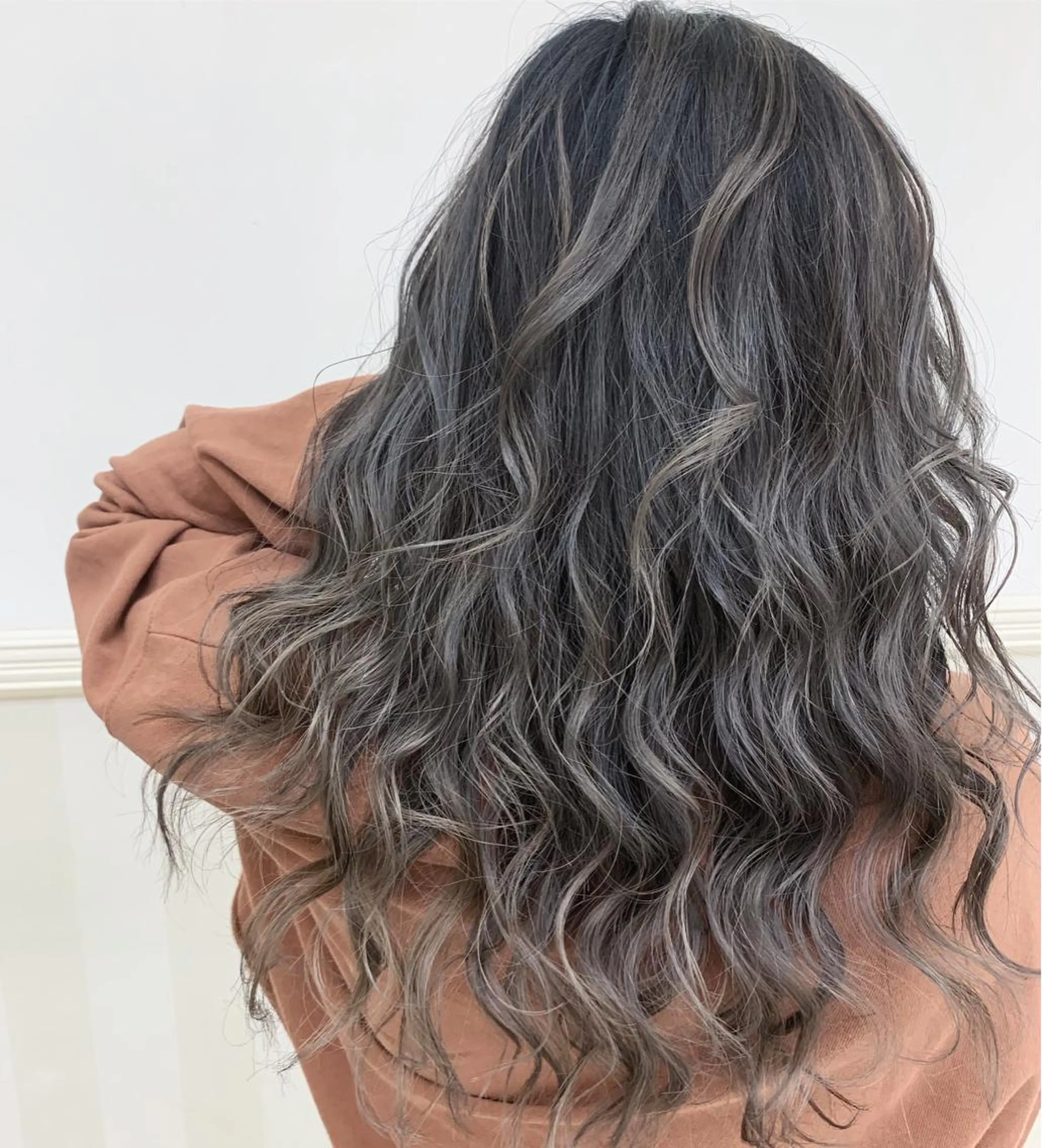 ロング カラー バレイヤージュ レイヤーカット カット ヘアカラー ブリーチ/バレイヤ ージュ川端裕司のヘアスタイル