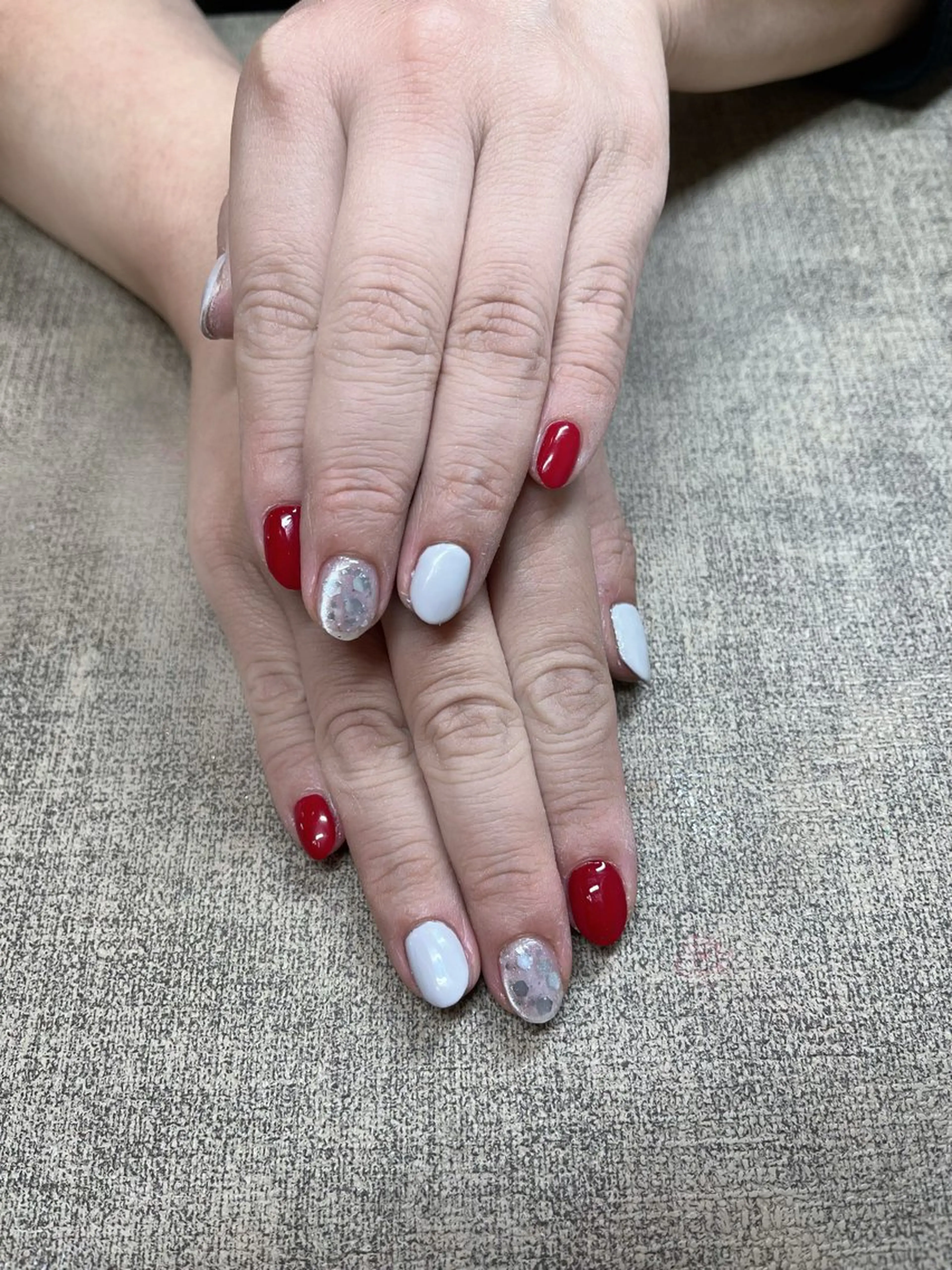 ネイル オーロラネイル ラメ(グリッター) 赤色 Nail Salon HARUのネイルデザイン
