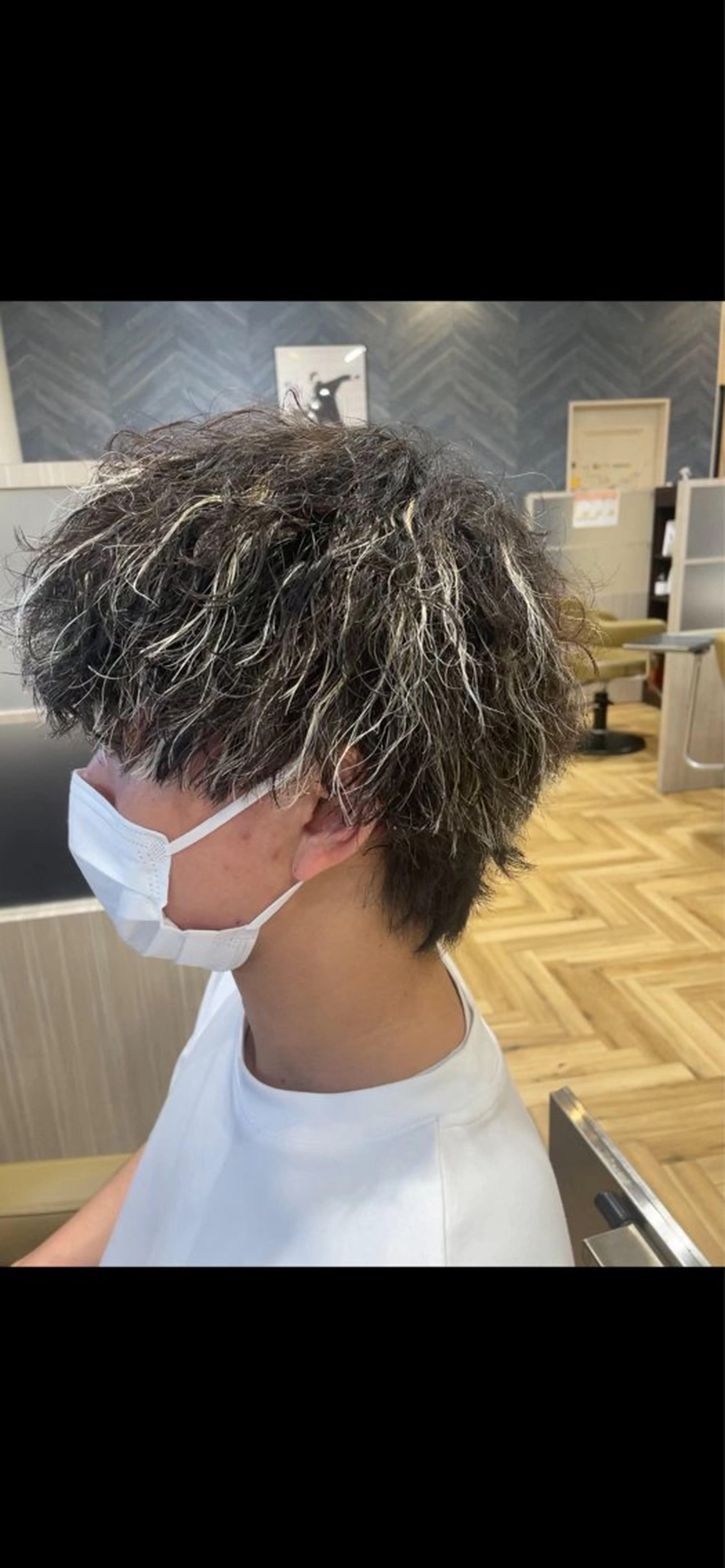 メンズハイライト＋パーマの写真