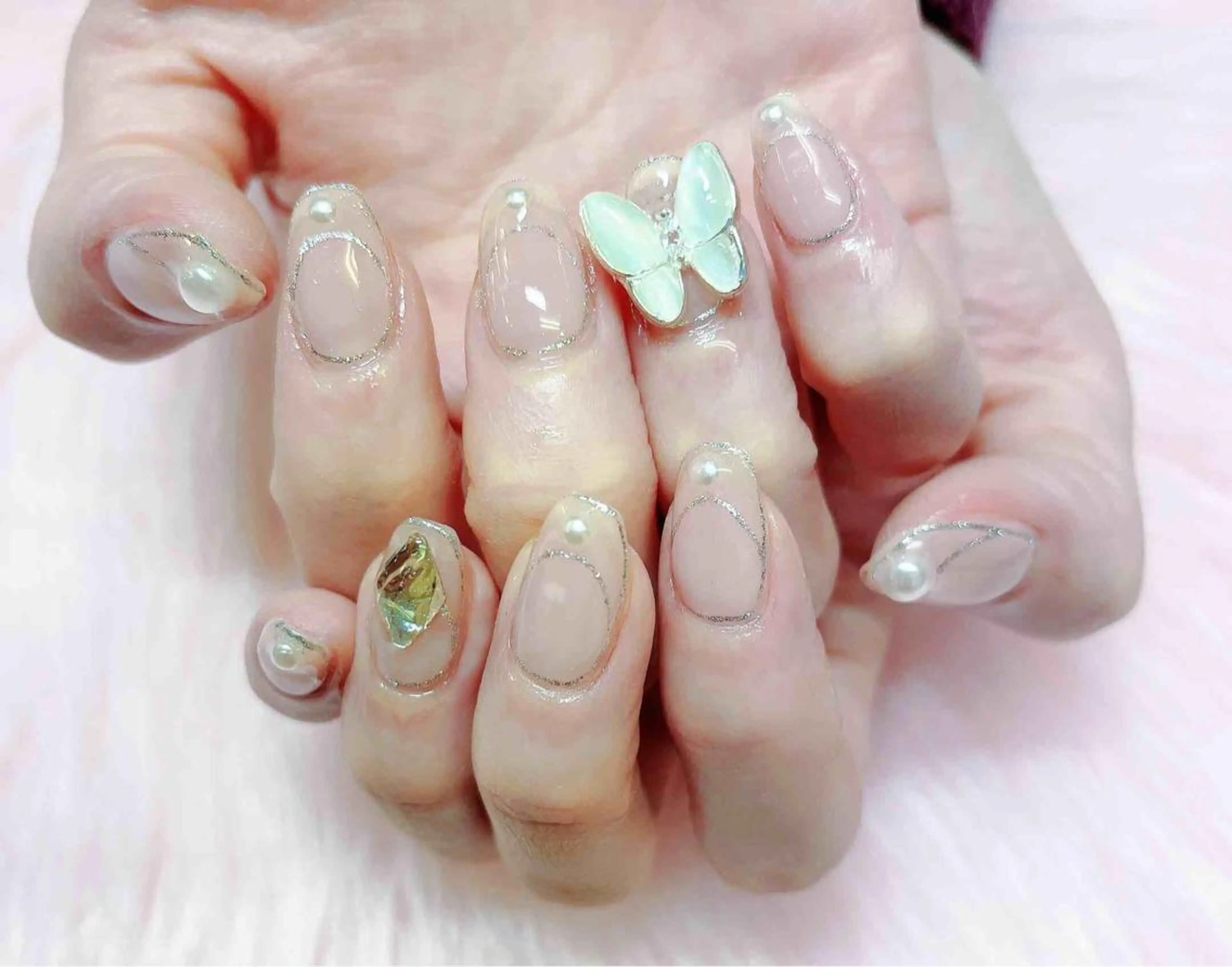 ネイル ハンドネイル MoonNail ユリ🌸のネイルデザイン