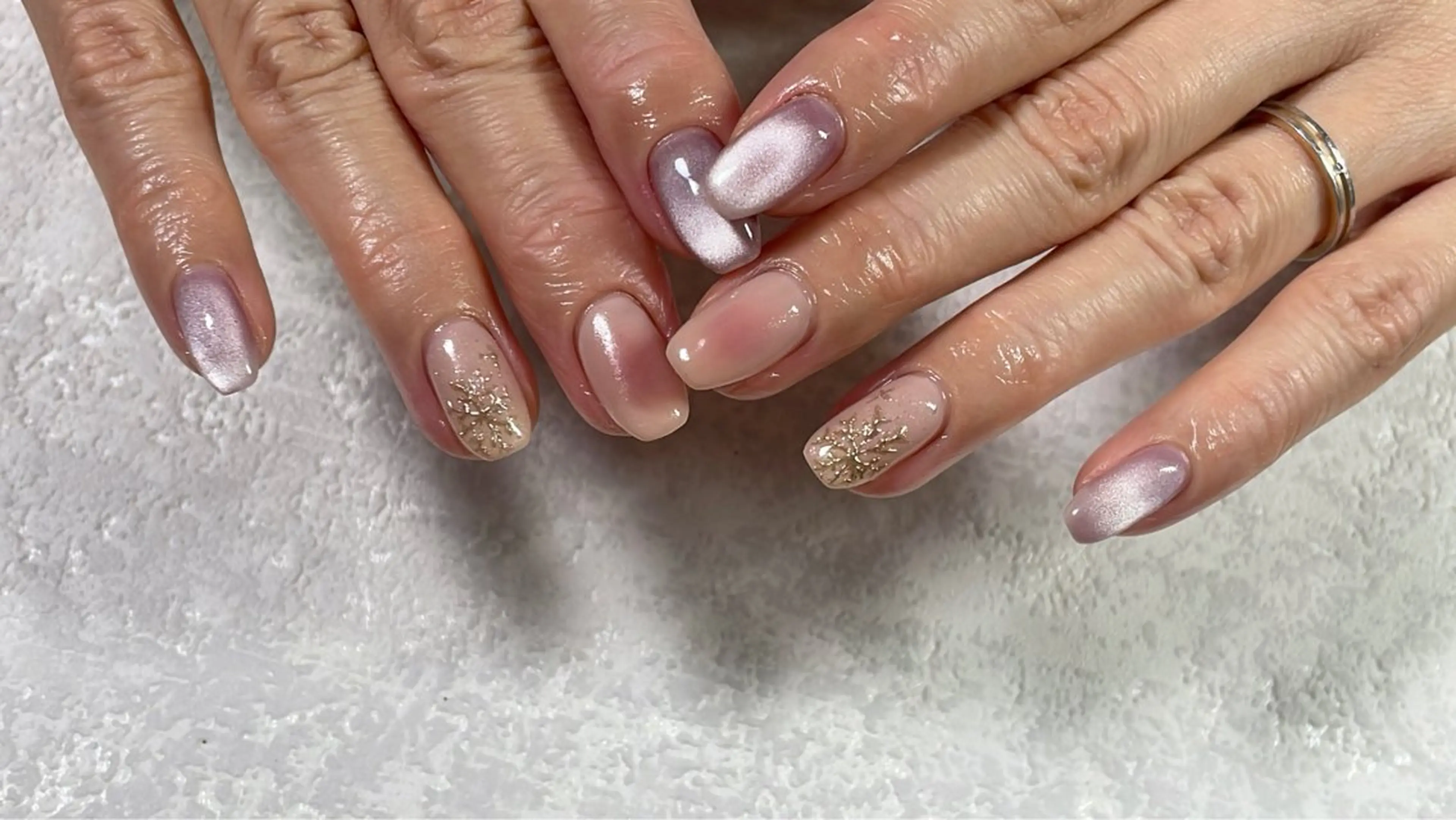 ネイル オーロラネイル フットネイル フレンチネイル ジェルネイル 韓国ネイル ハンドネイル kiki nail &brow二子玉川の眉毛・アイブロウイメージ