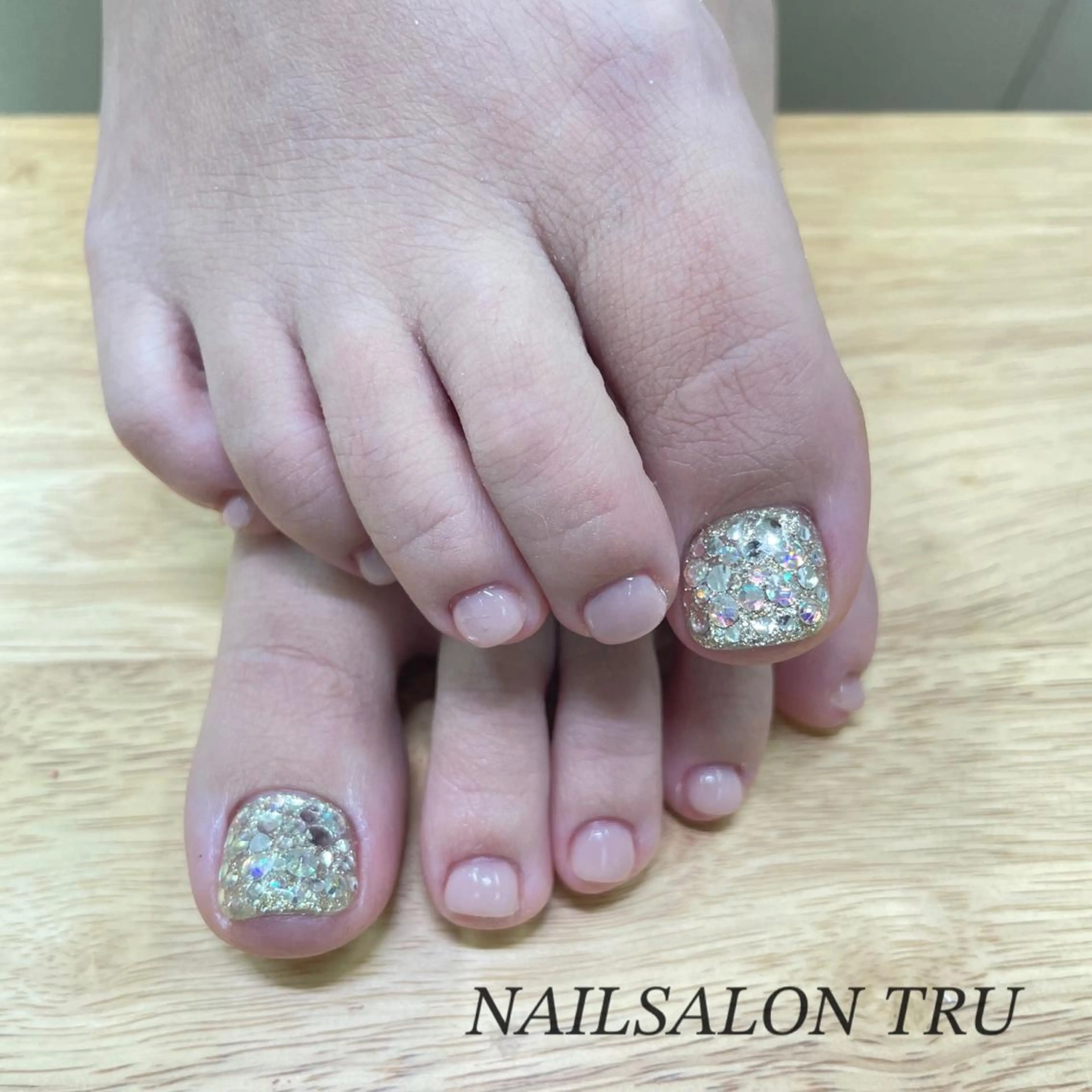 ネイル 𝐼𝑁𝑂𝑈𝐸 𝑀𝐼𝐴のネイルデザイン