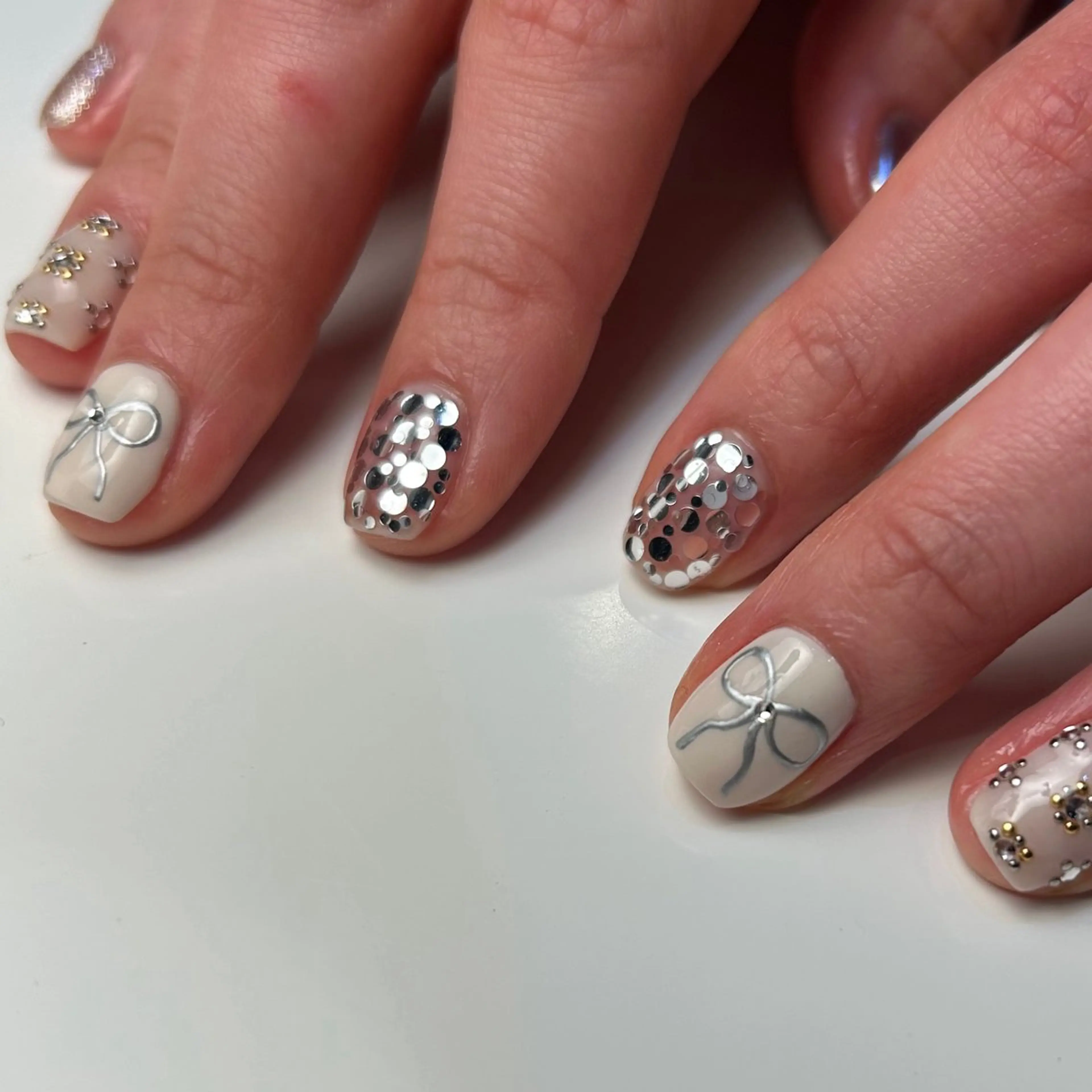 ネイル Yumi シンプルネイルのネイルデザイン