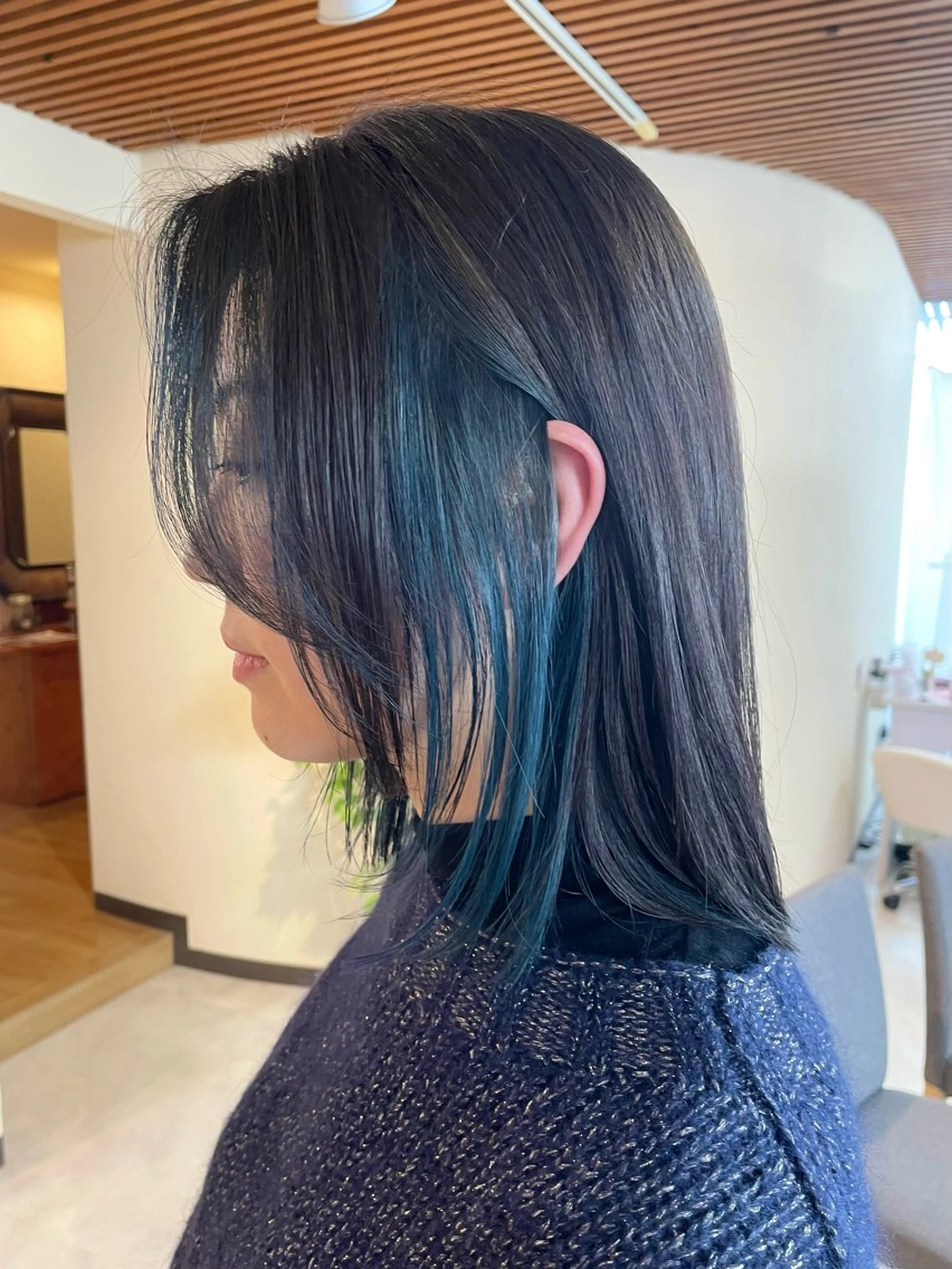 ミディアム 顔まわりレイヤー 顔周りカット レイヤーカット 宮本 いぶきのヘアスタイル