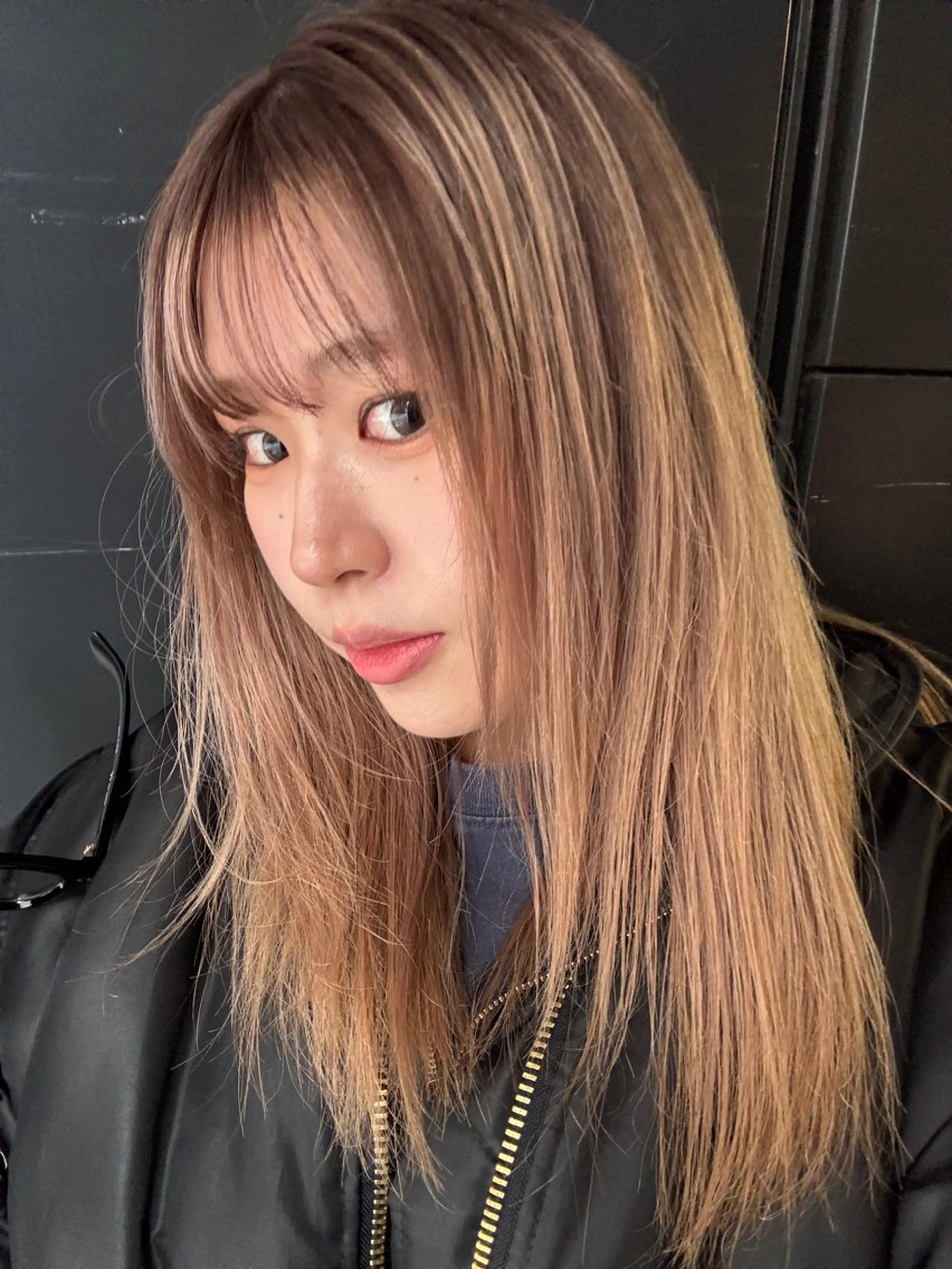 カラー カイ マコトのヘアスタイル