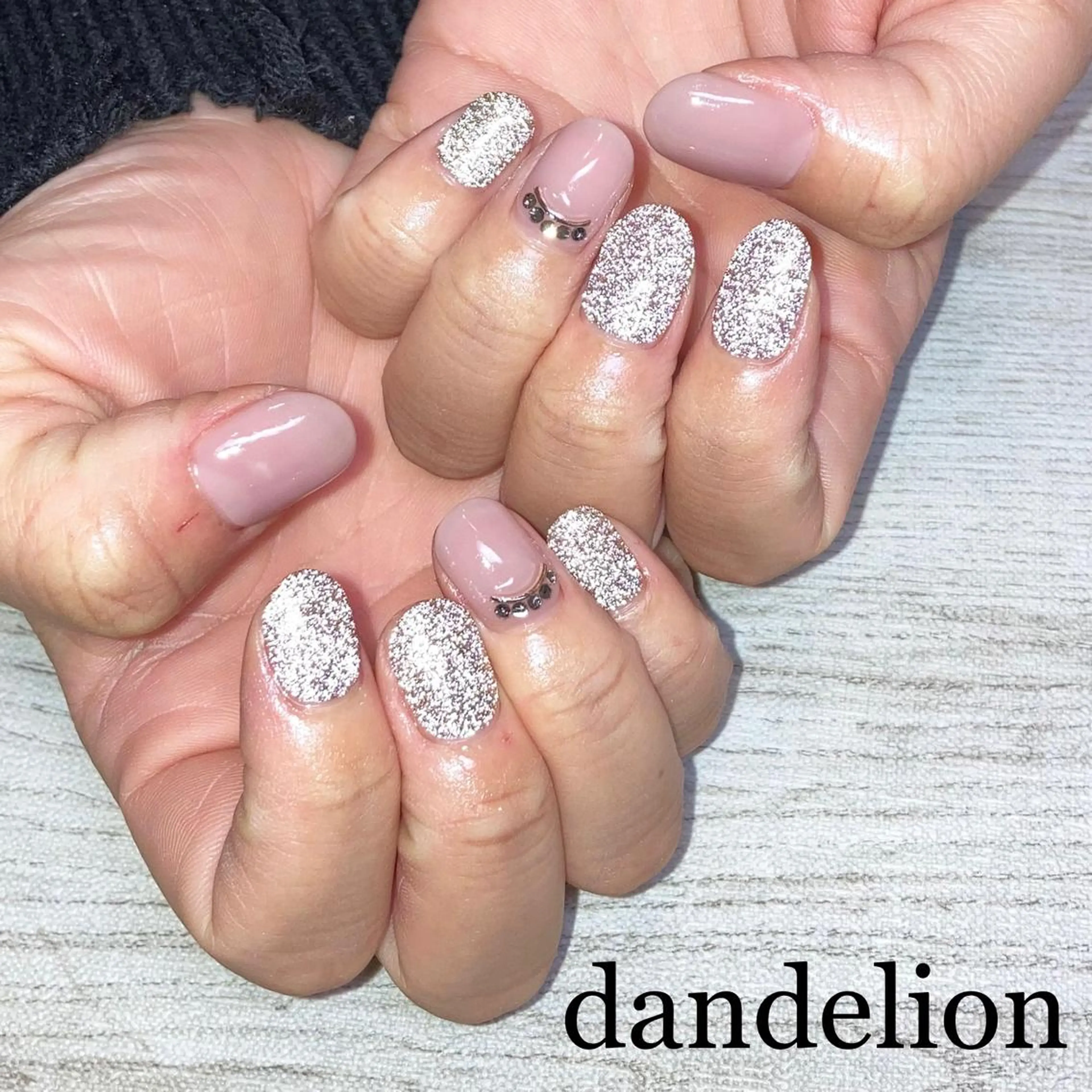 ネイル ハンドネイル ハンドケア dandelion ダンデライオンのネイルデザイン