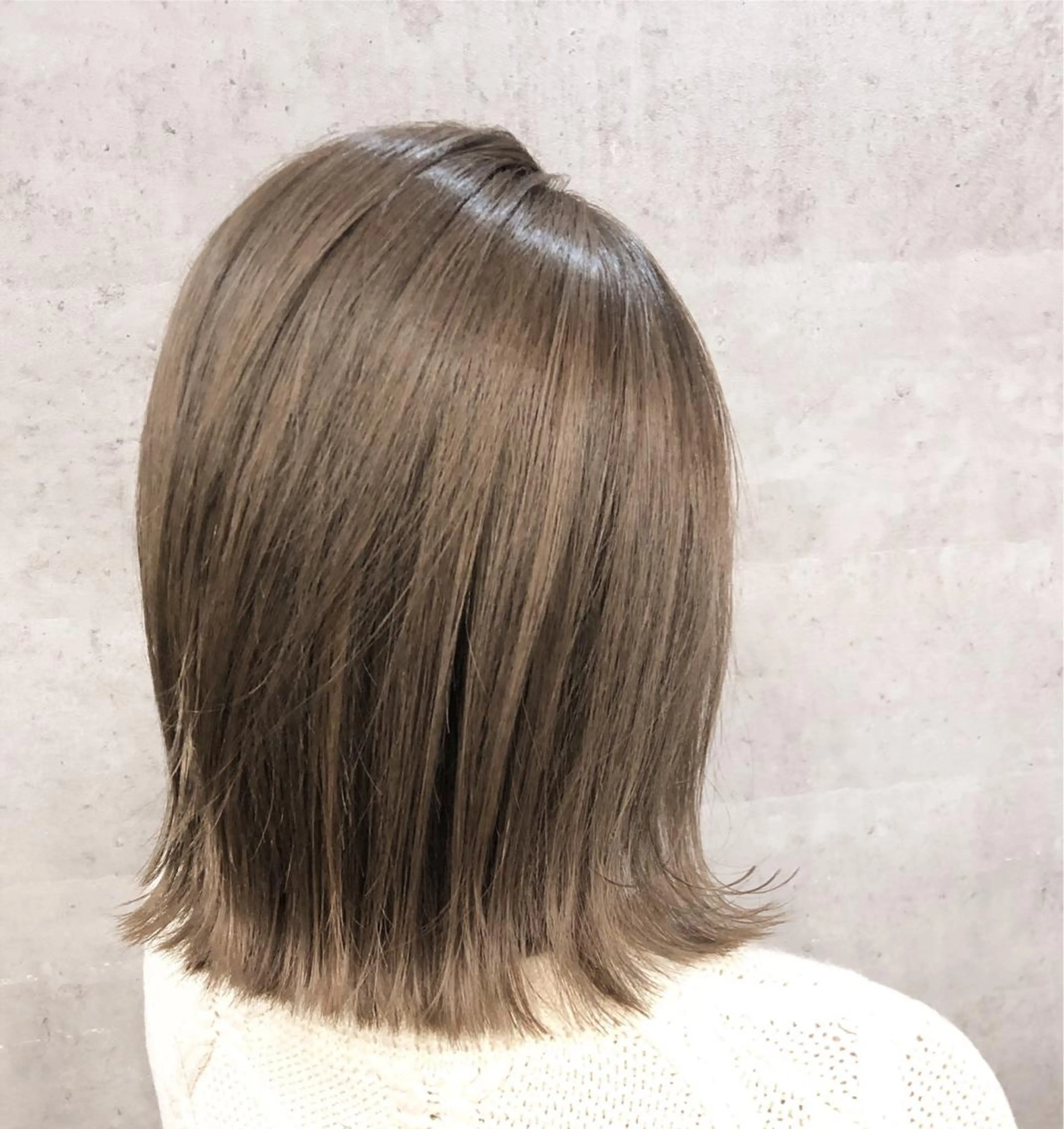 ミディアム カラー アディクシーカラー 透明感カラー イルミナカラー トリートメント 髪質改善で 憧れの潤艶美髪にのヘアスタイル