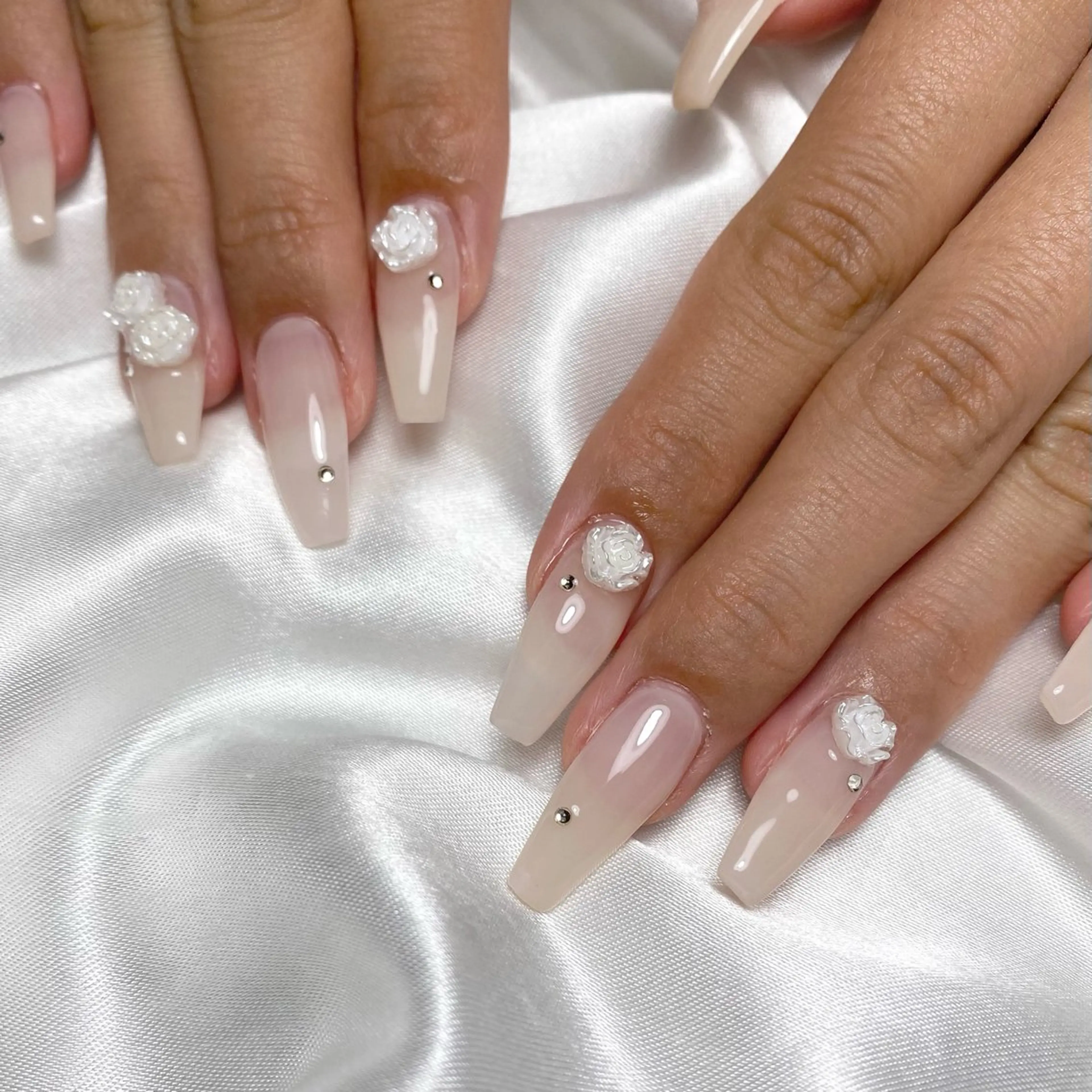 ネイル ストーンネイル ハンドネイル Luna 【Li'ame】のネイルデザイン