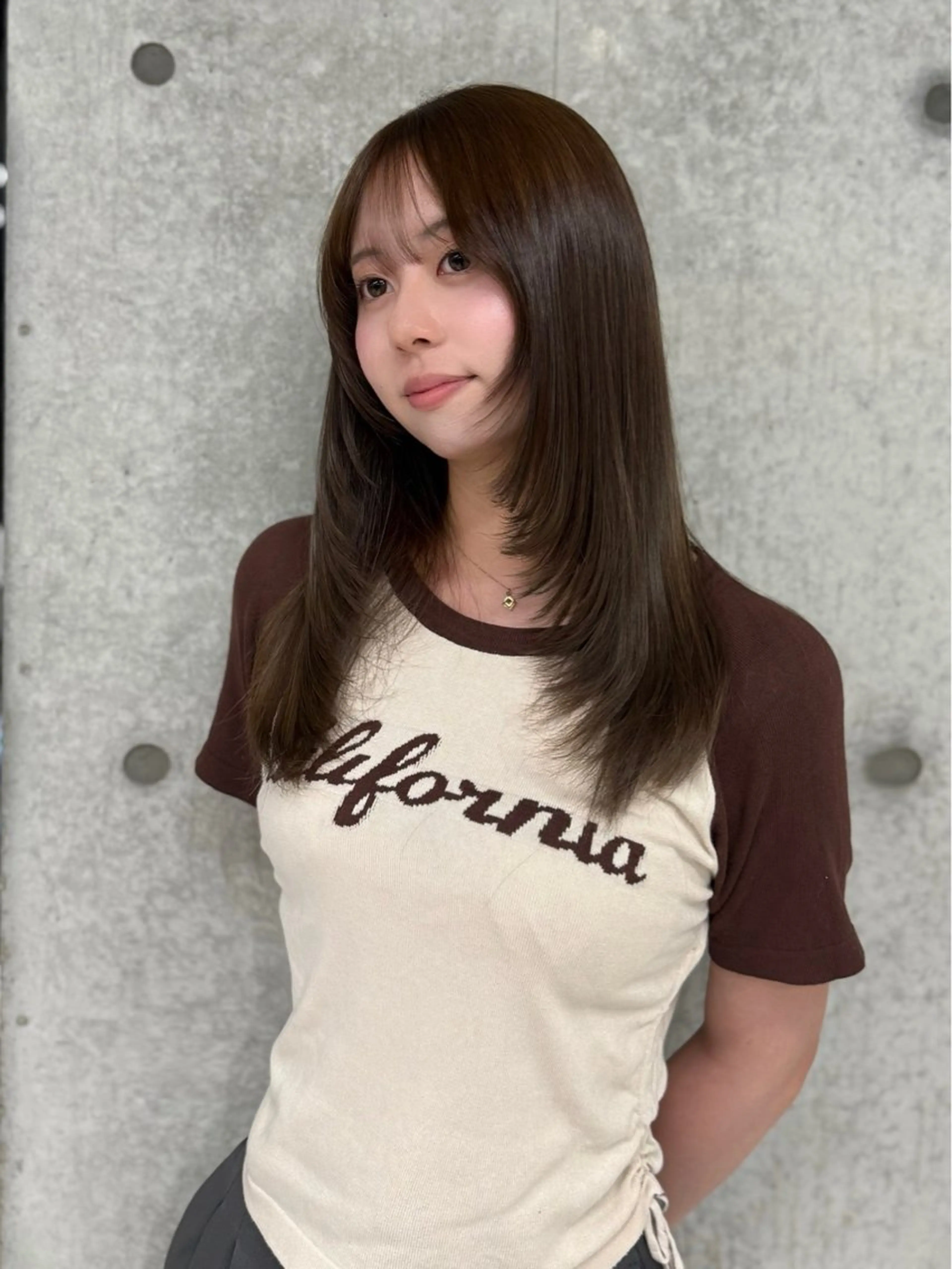 セミロング ヘアカラー karina🌿レイ ヤーカット/髪質改善のヘアスタイル