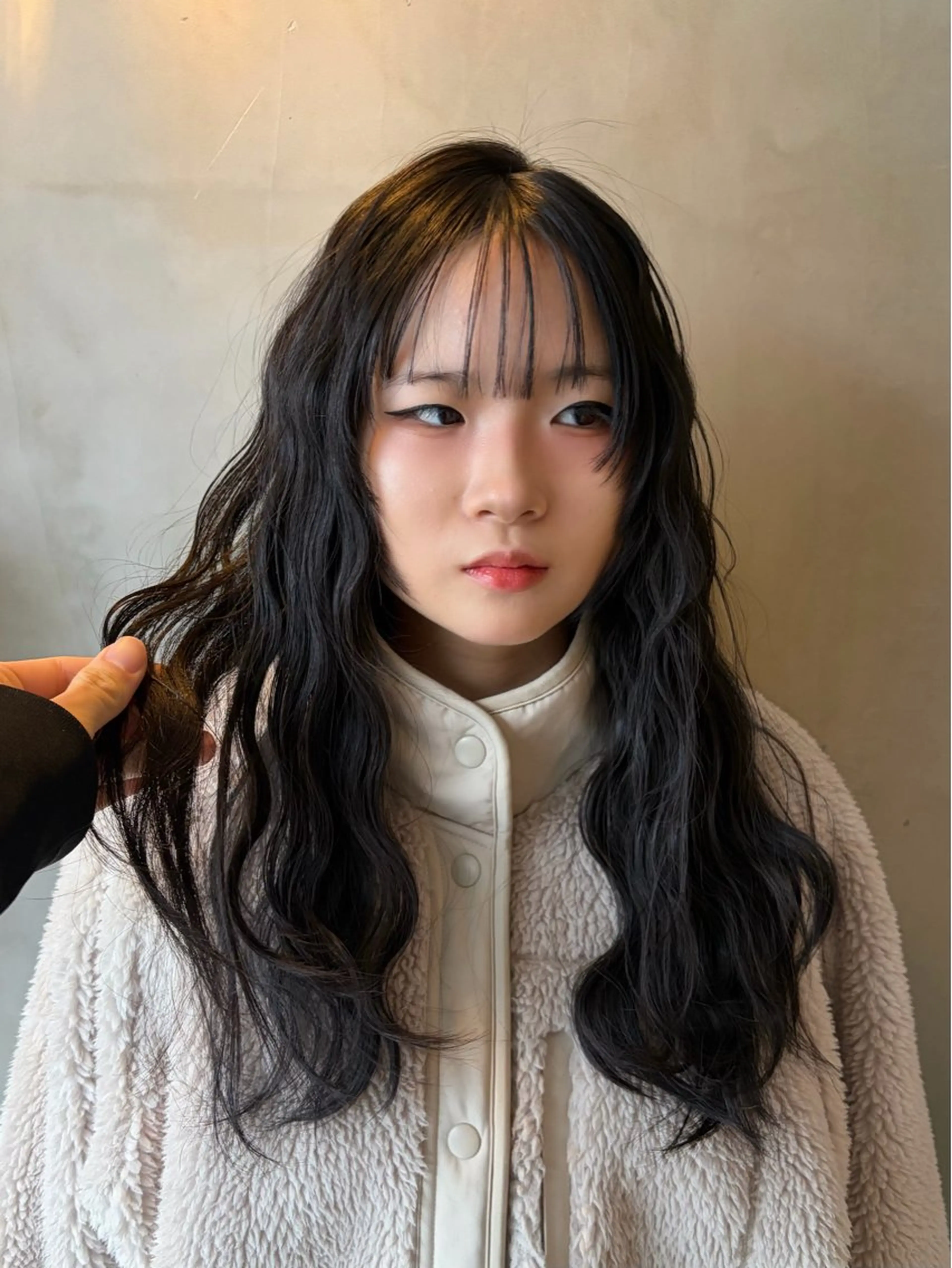 ロング パーマ ヘアアレンジ 透け感ベージュ🤎 韓国ヘアtakutoのヘアスタイル