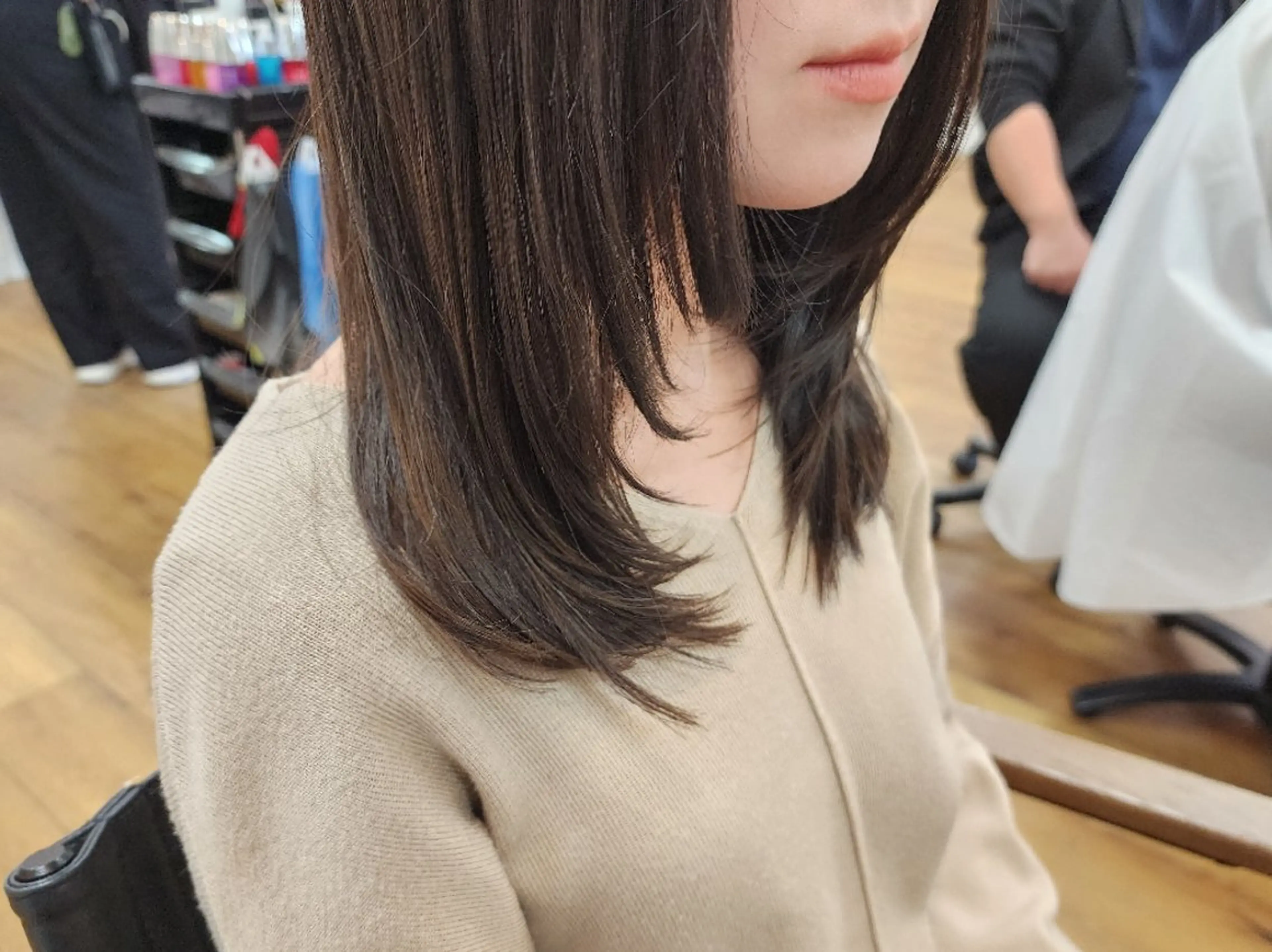 ロング 顔まわりレイヤー 顔周りカット レイヤーカット 近森 美帆[モーラ高石店]のヘアスタイル