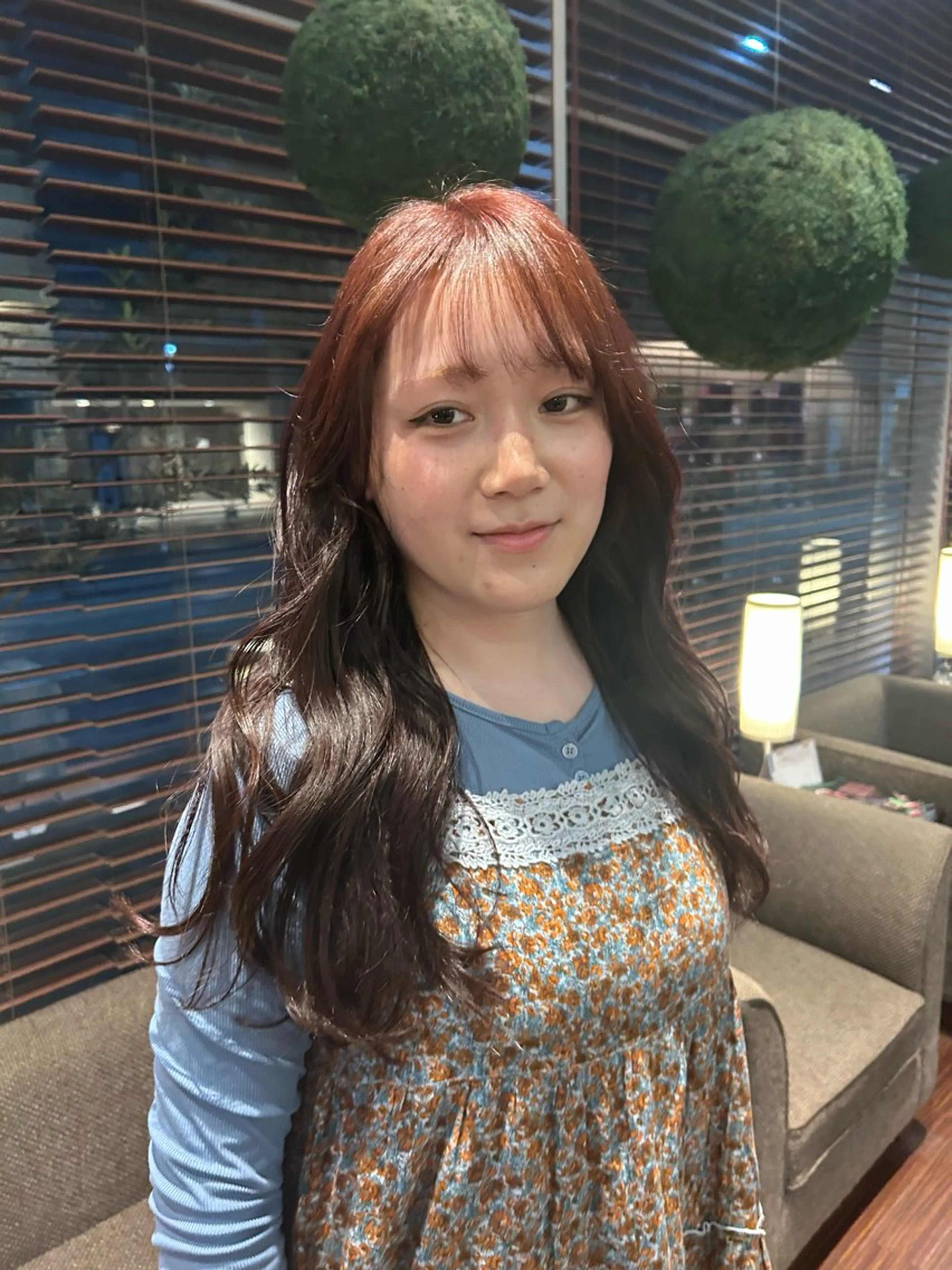 ロング カラー 赤堀 凪咲のヘアスタイル
