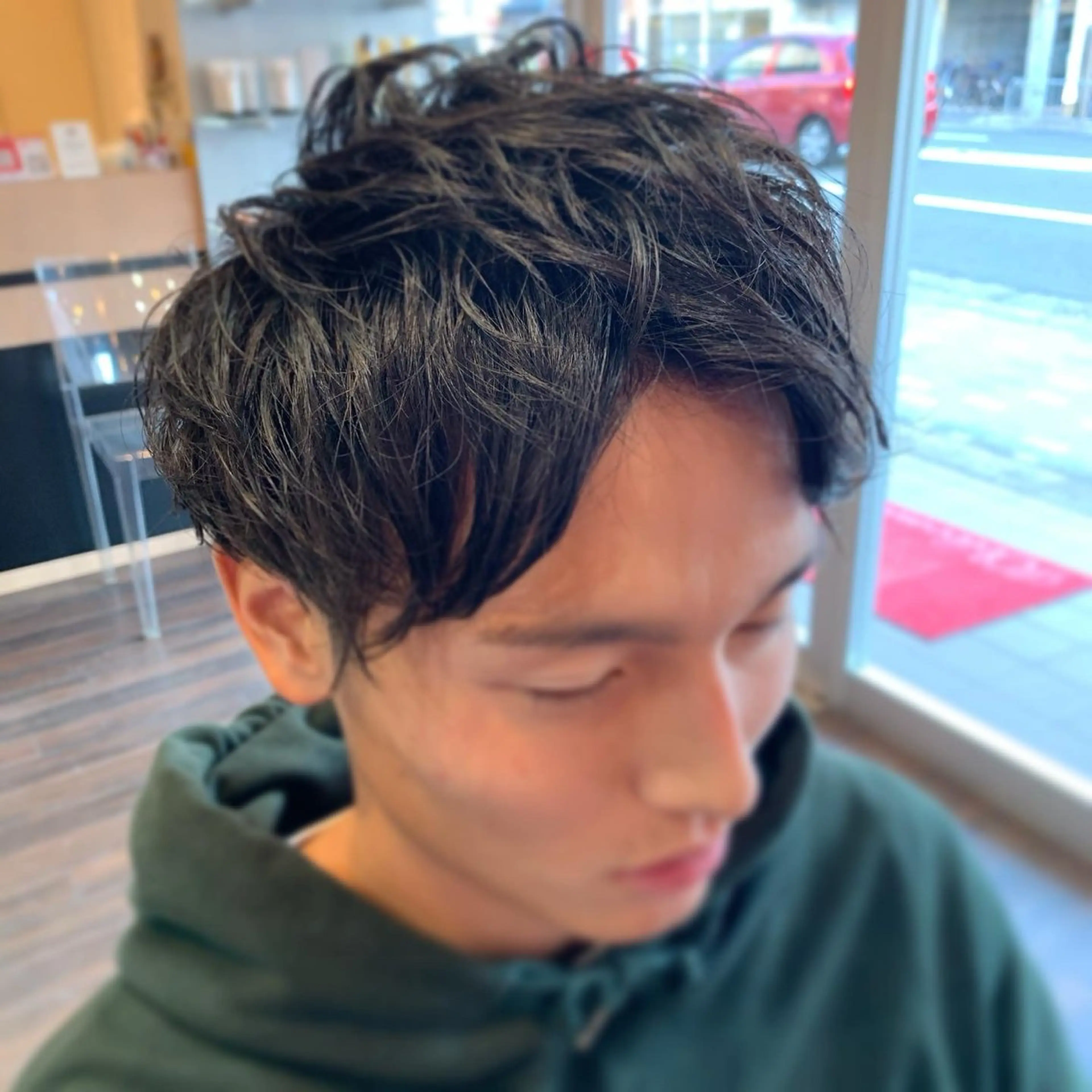 ショート メンズ マッシュ メンズパーマ ツーブロック カット 西尾 太郎のヘアスタイル