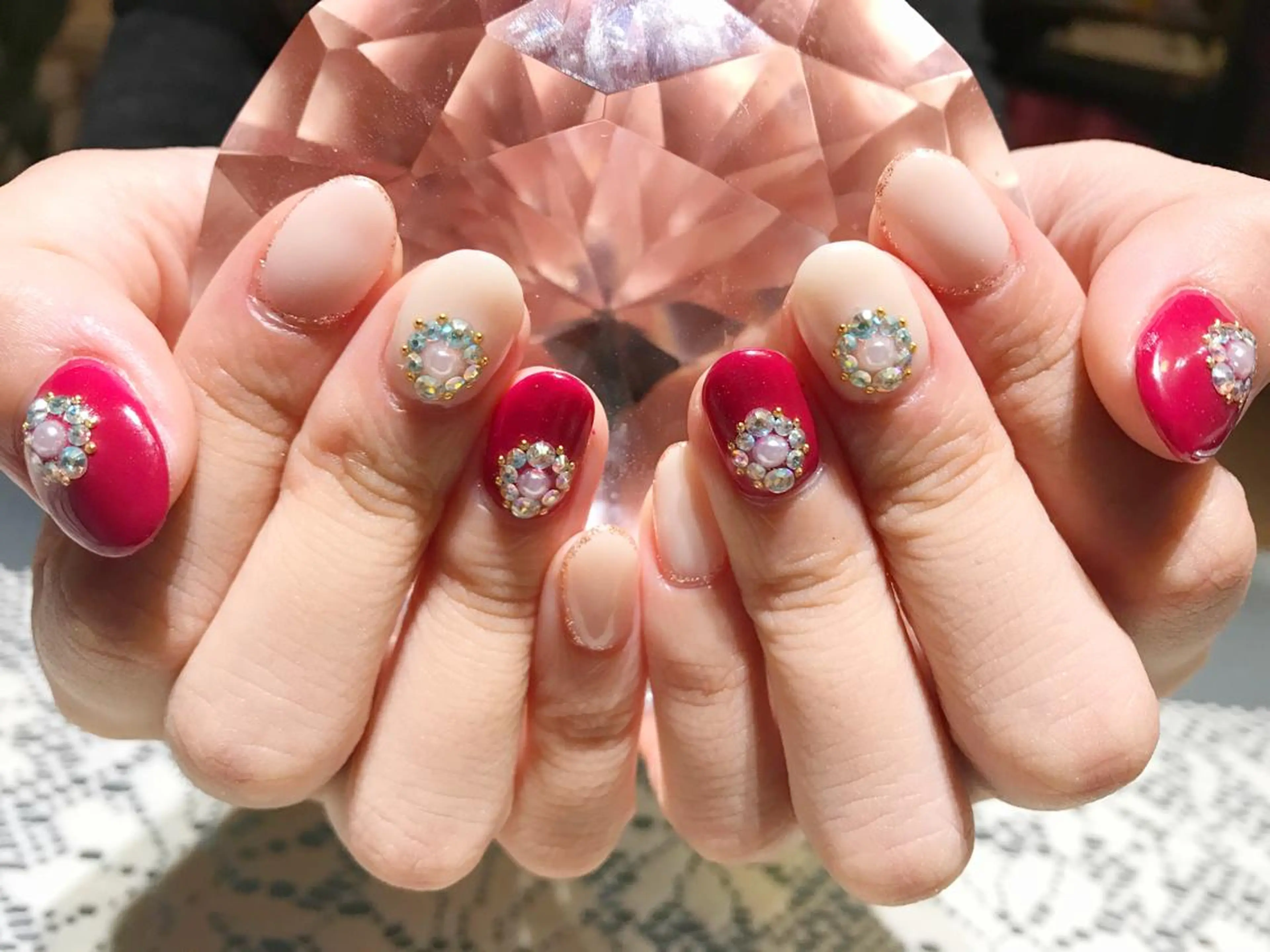 ネイル アートネイル ストーンネイル YUN 💅のネイルデザイン