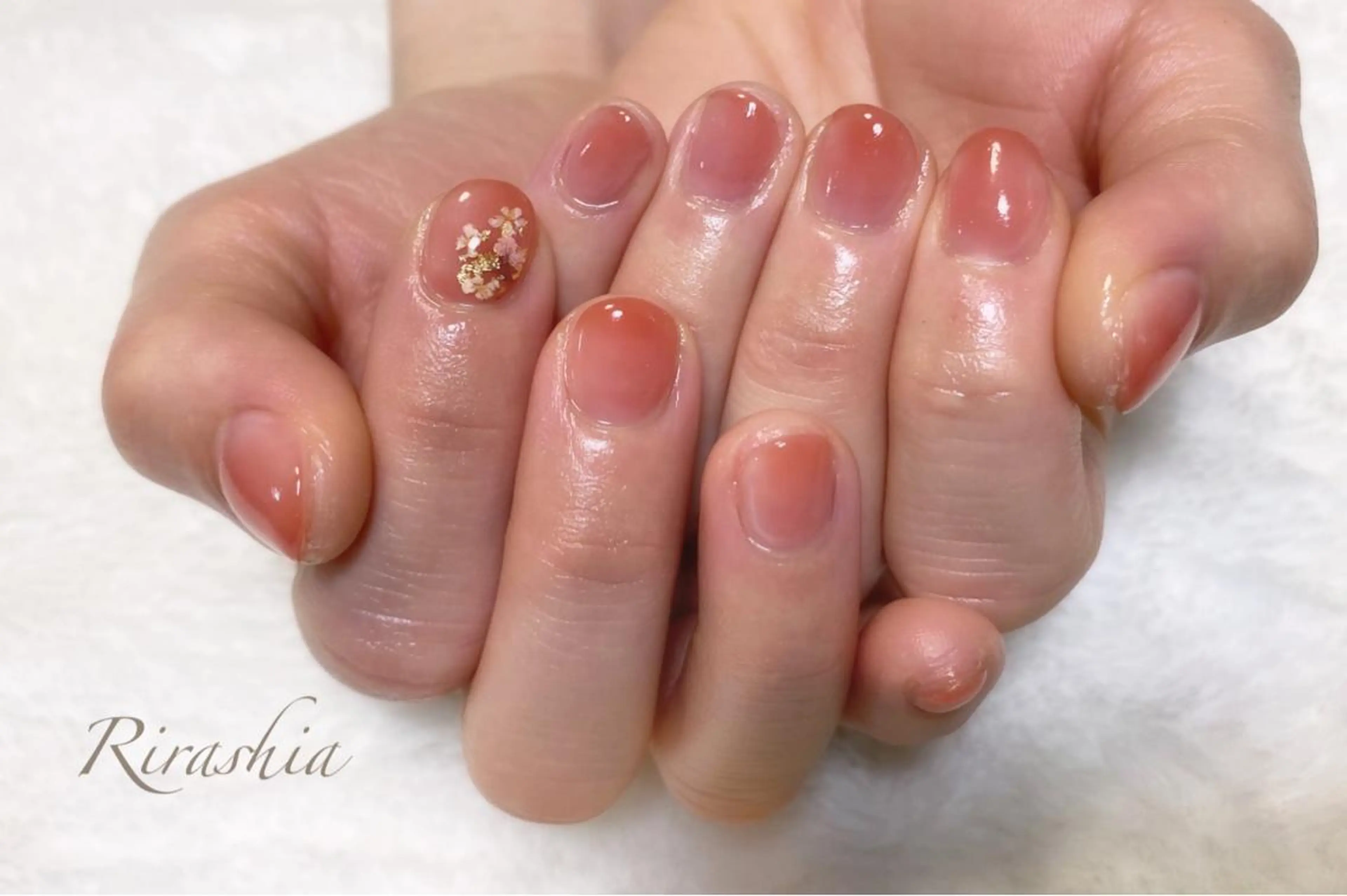 ネイル チークネイル フラワーネイル キラキラネイル 韓国ネイル 持ち込み ハンドスパ｜ネイル Rirashaのネイルデザイン