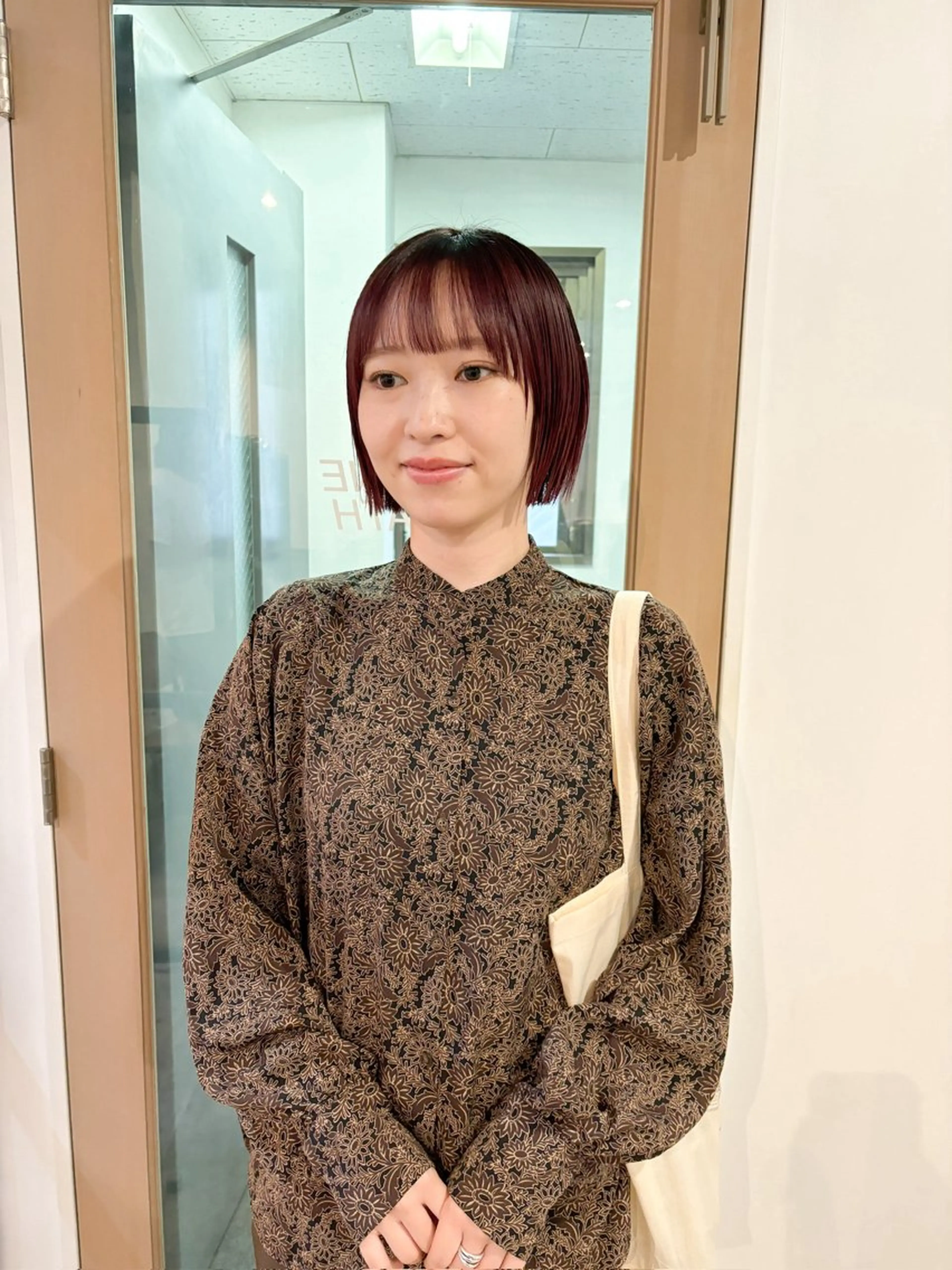 ショート カラー ボルドーカラー ボブ カット ヘアカラー トリートメント Takuma Suzuki中目黒のヘアスタイル