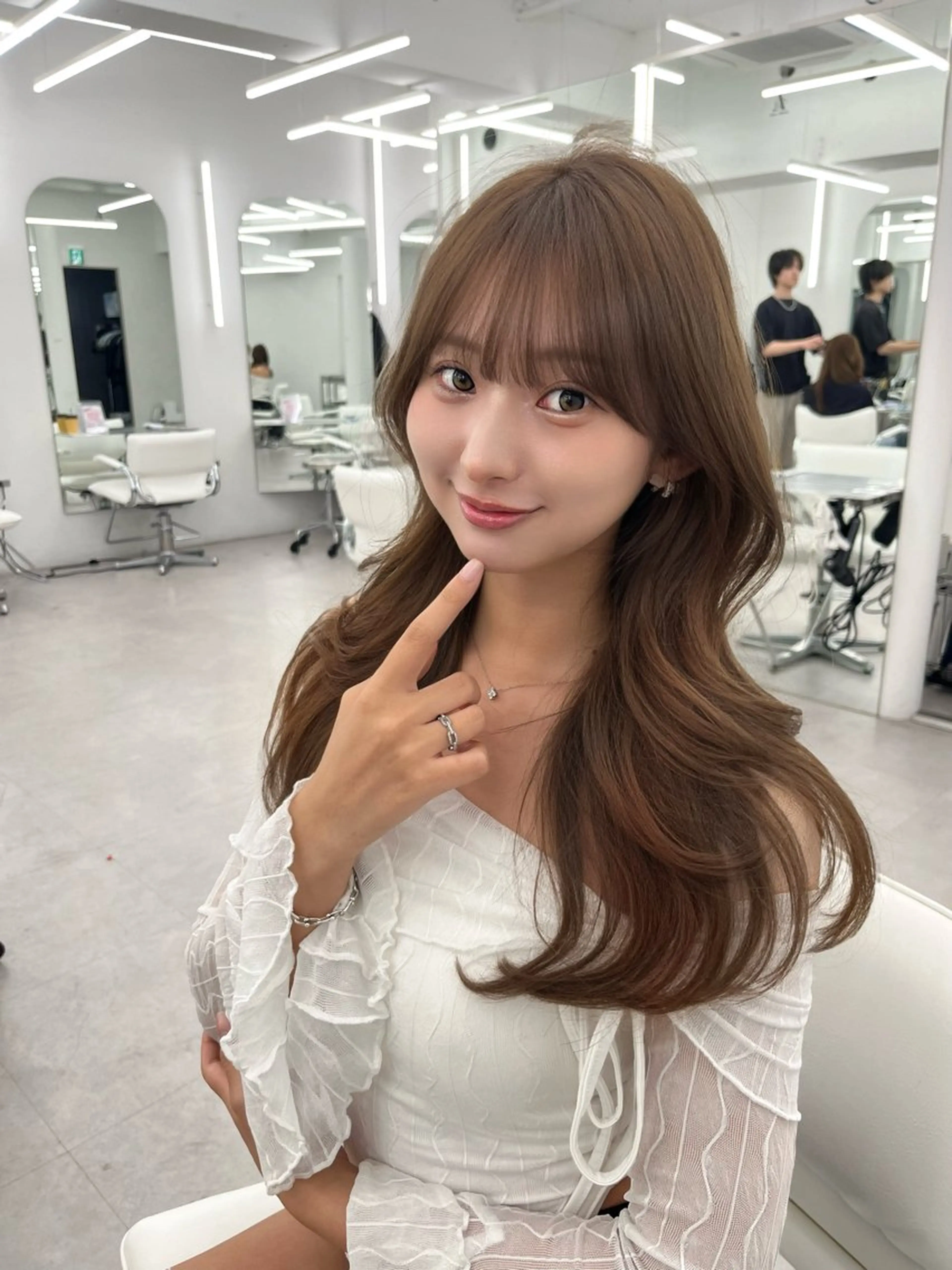ミディアム カラー ベージュカラー 透明感カラー グレージュ オリーブベージュ レイヤーカット 透明感カラー✨🩵 韓国ヘアkanatoのヘアスタイル