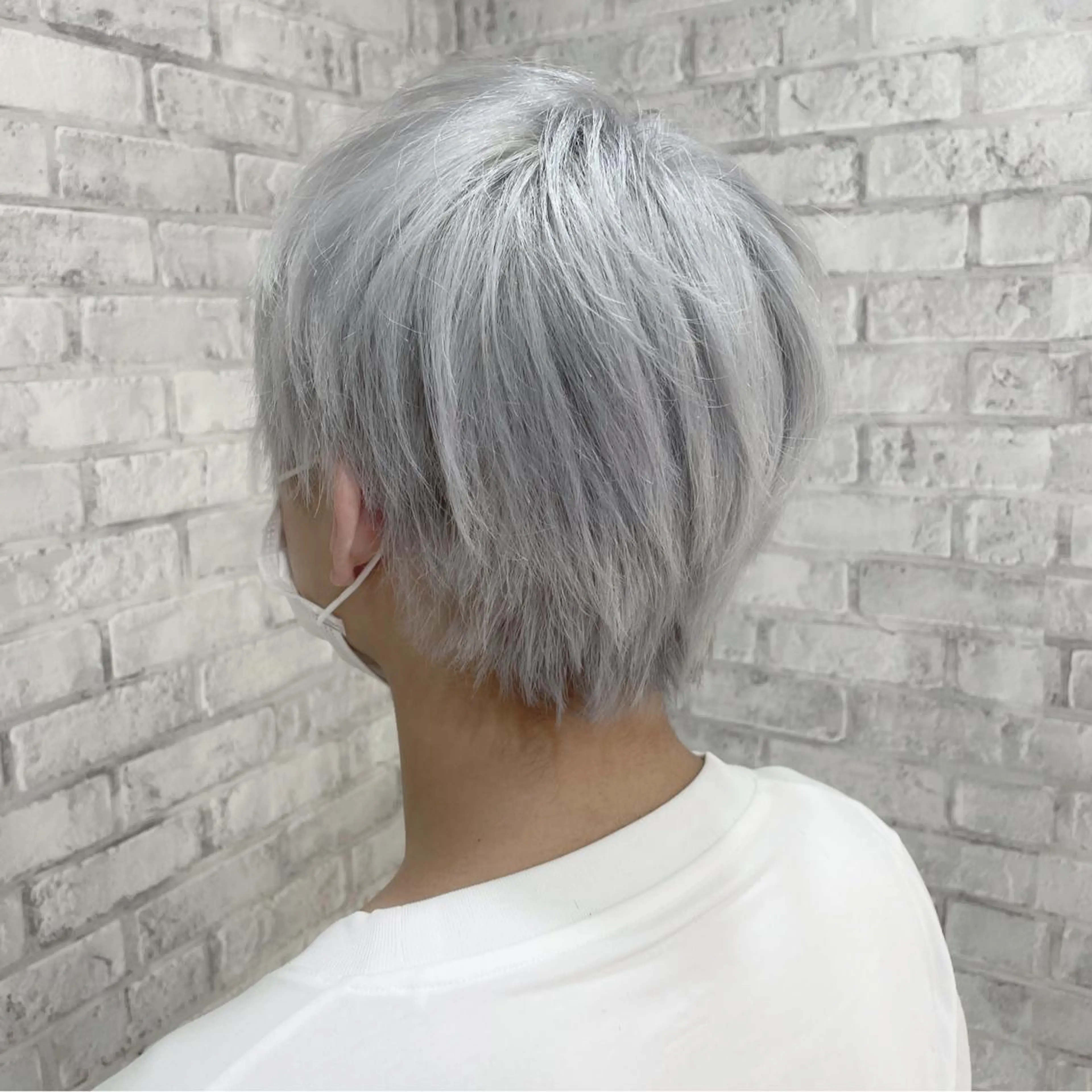 ショート カラー メンズ メンズブリーチ メンズショート ブリーチ ショートヘア カット ヘアカラー トリートメント 秋山 幸太のヘアスタイル