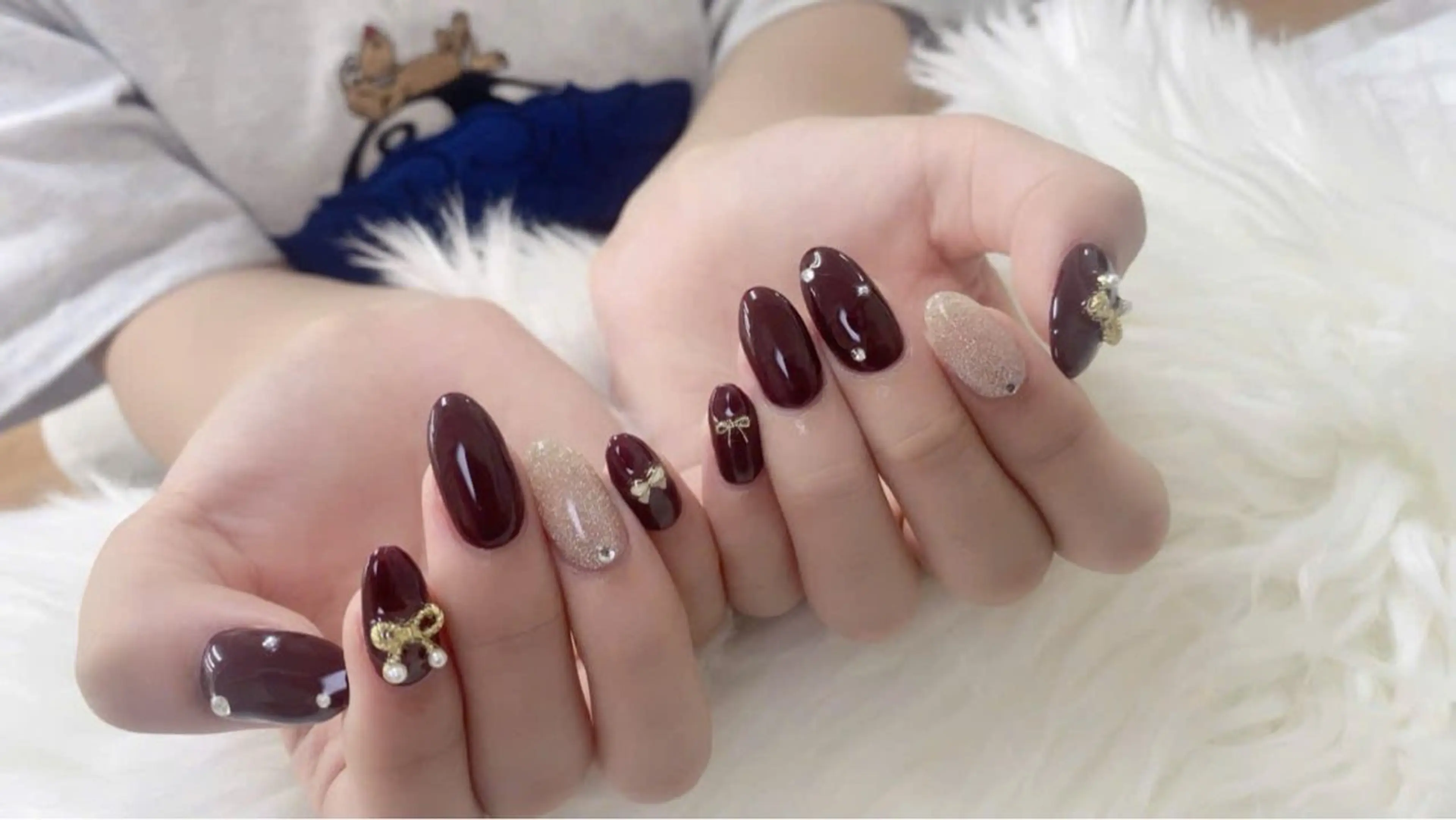 ネイル フレンチネイル グラデーション キラキラネイル 韓国ネイル マグネットネイル ハンドネイル ハンドケア Hara Nail 【パラジェル使用】のネイルデザイン