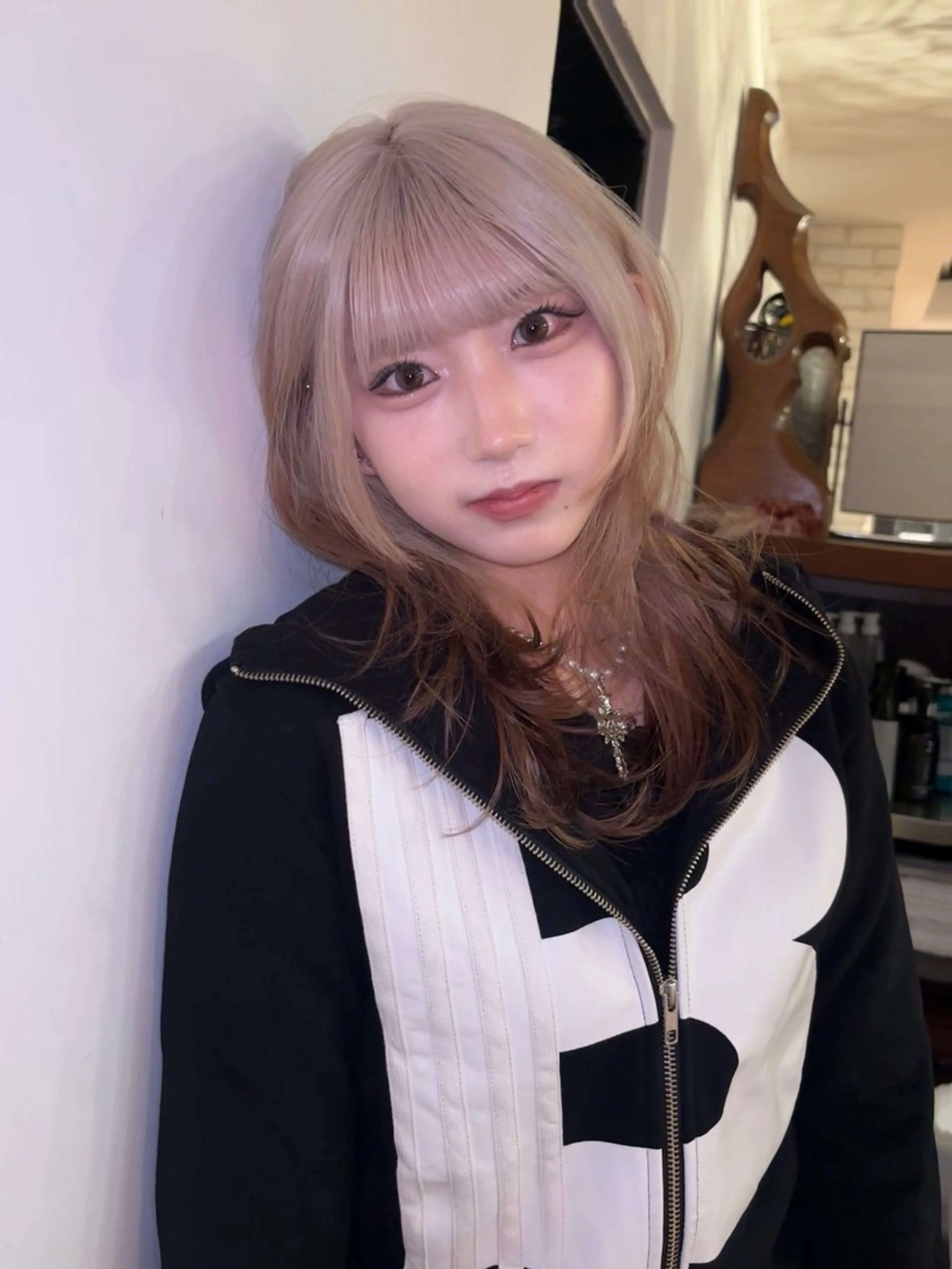 セミロング カラー デザインカラー RiSA ★のヘアスタイル