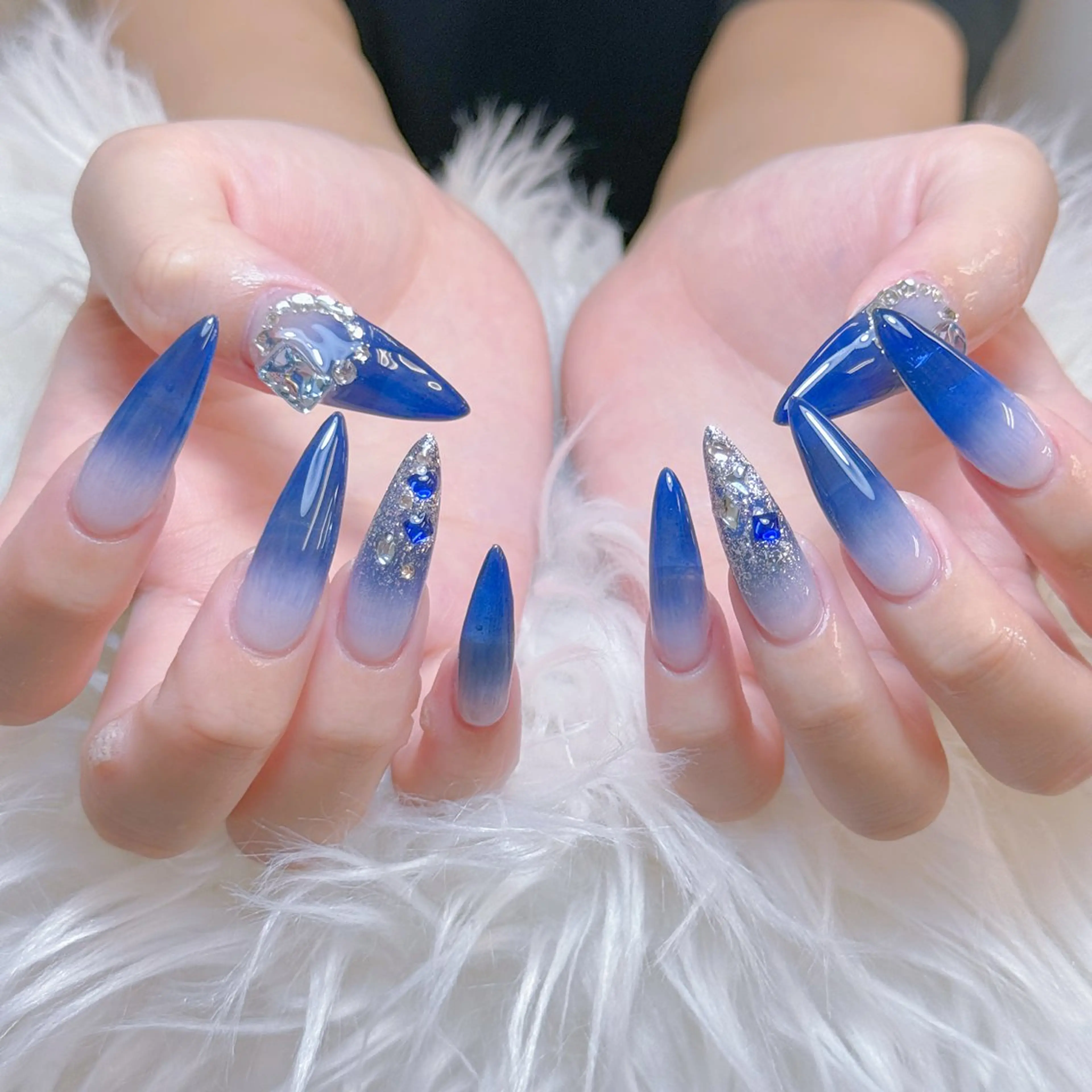 ネイル チークネイル 長さ出し フレンチネイル ジェルネイル ガラスフレンチ ハンドネイル anh nail anne🤍のネイルデザイン