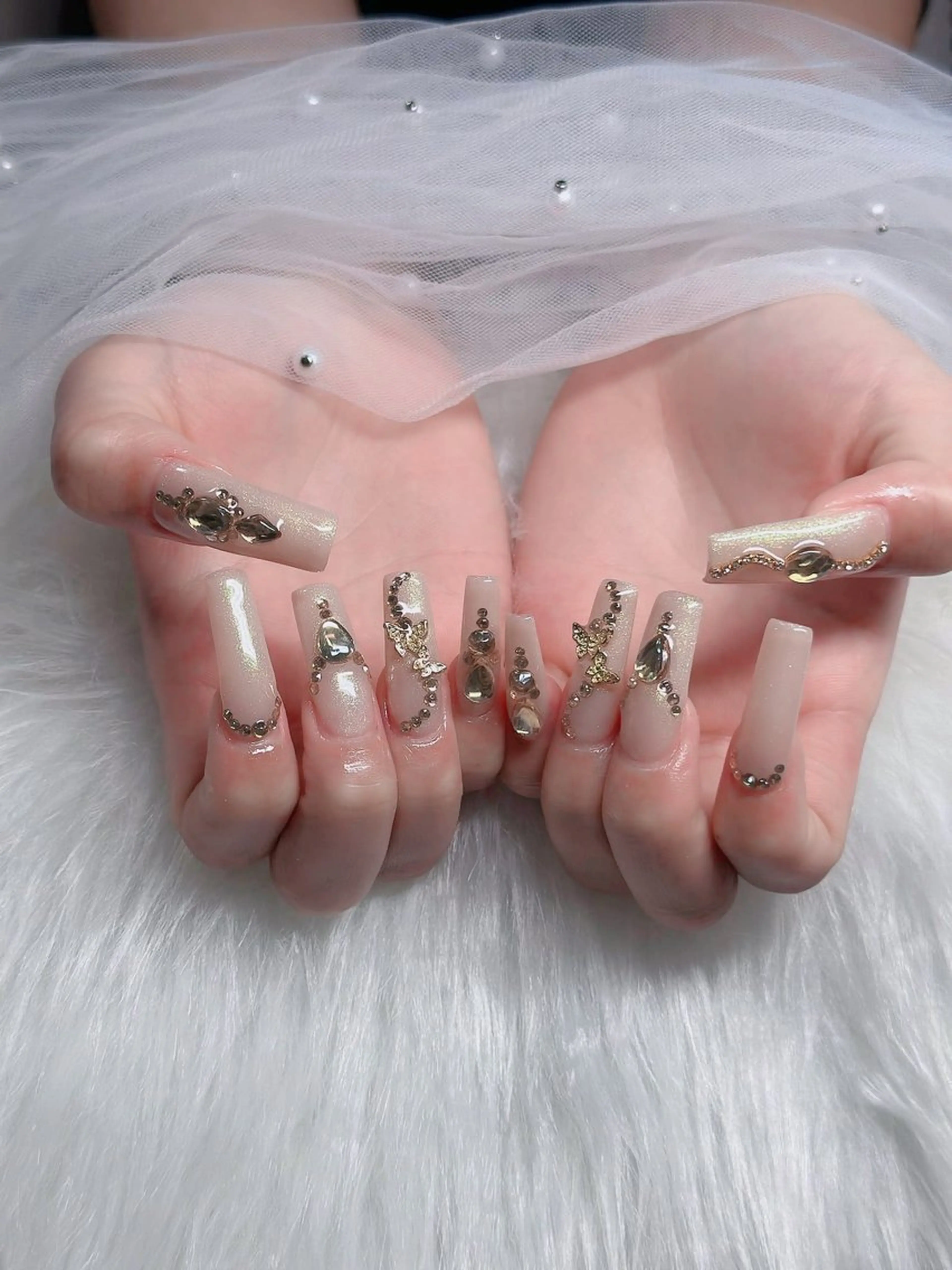 ネイル オーロラネイル フレンチネイル ジェルネイル ハロウィン キラキラネイル ハンドネイル H.baby Nail Salonのネイルデザイン