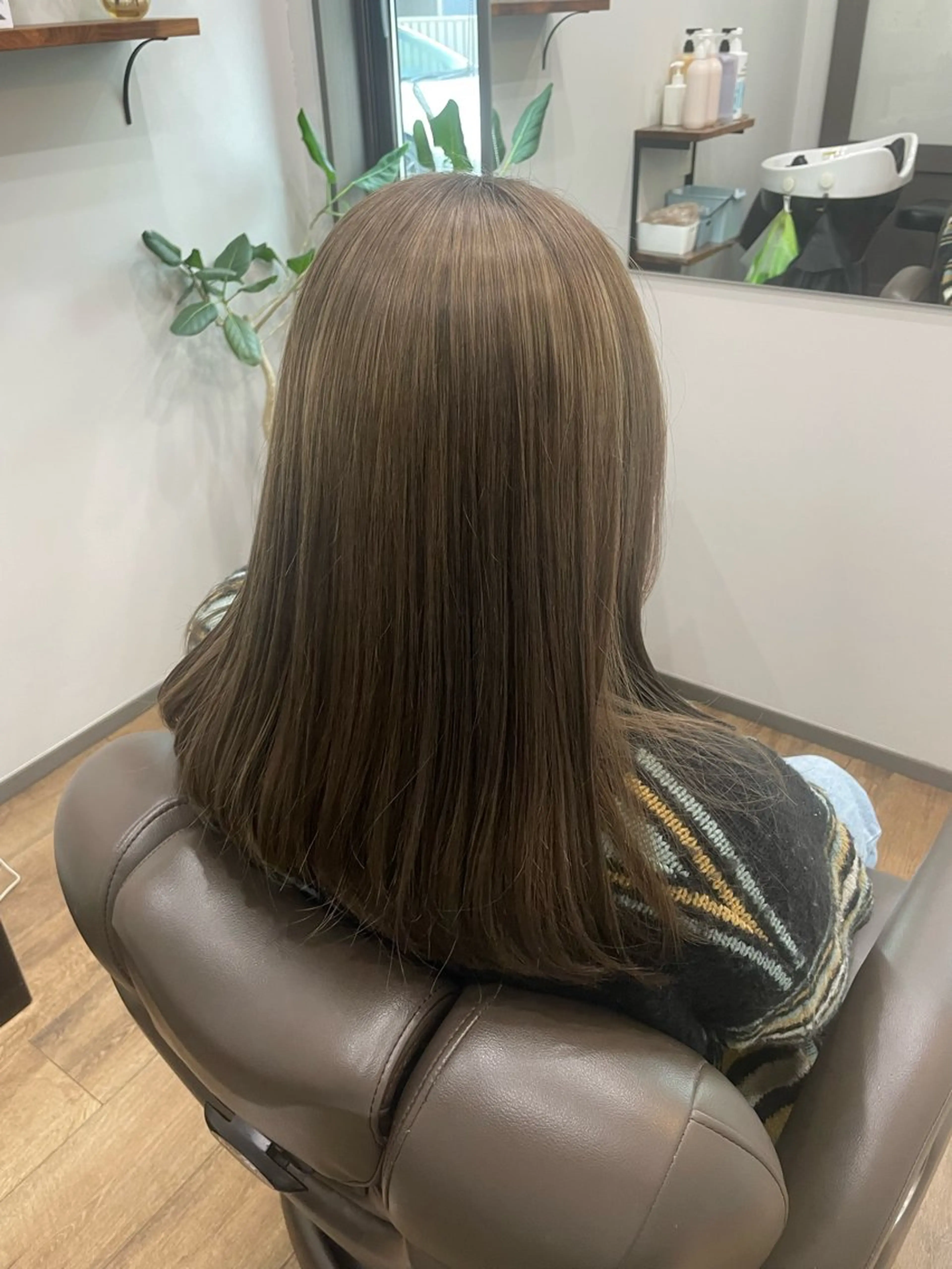 カラー 矢作 望乃香のヘアスタイル