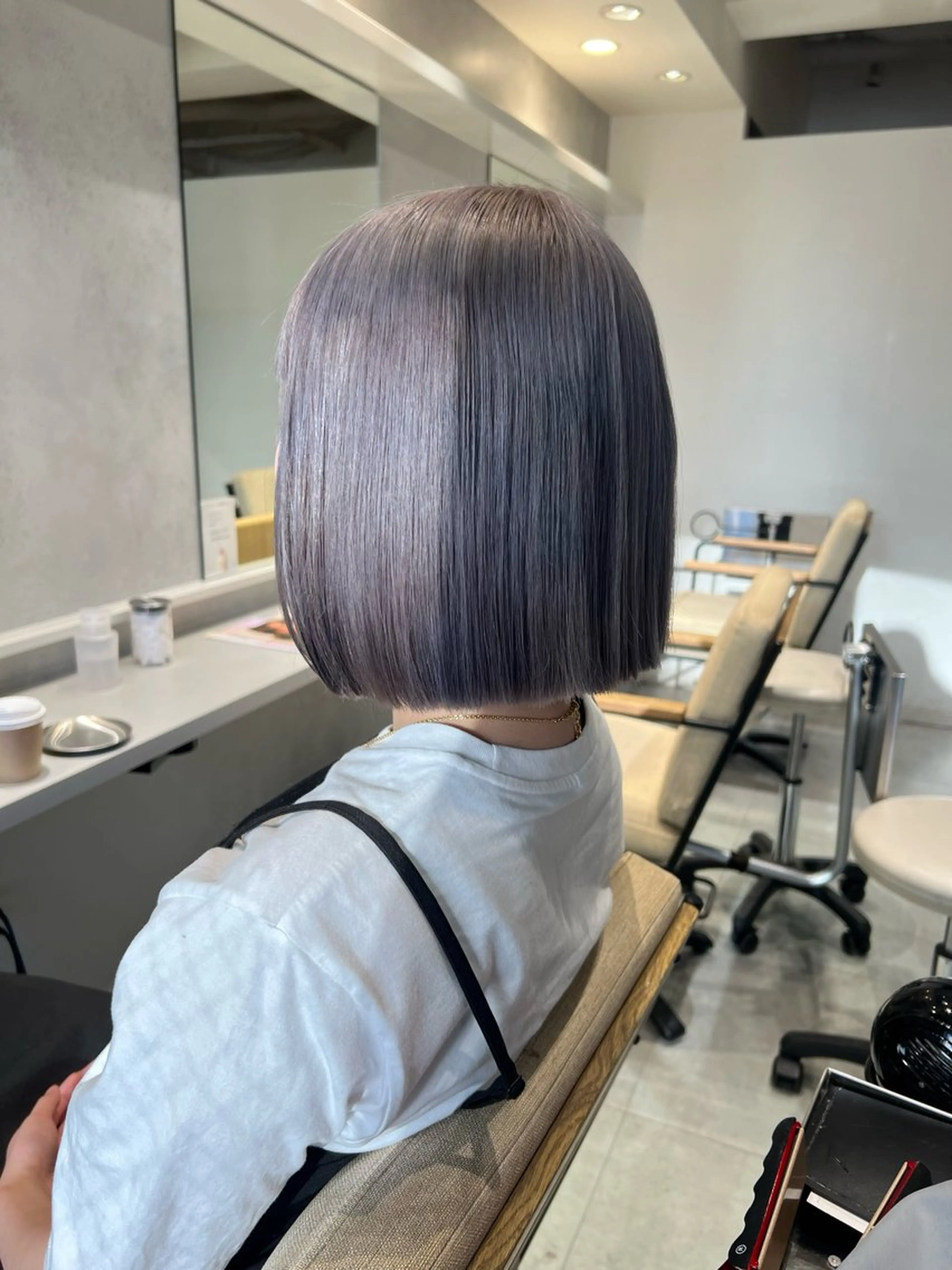 セミロング デザイン🥇複雑履歴 ハイトーン特化のヘアスタイル