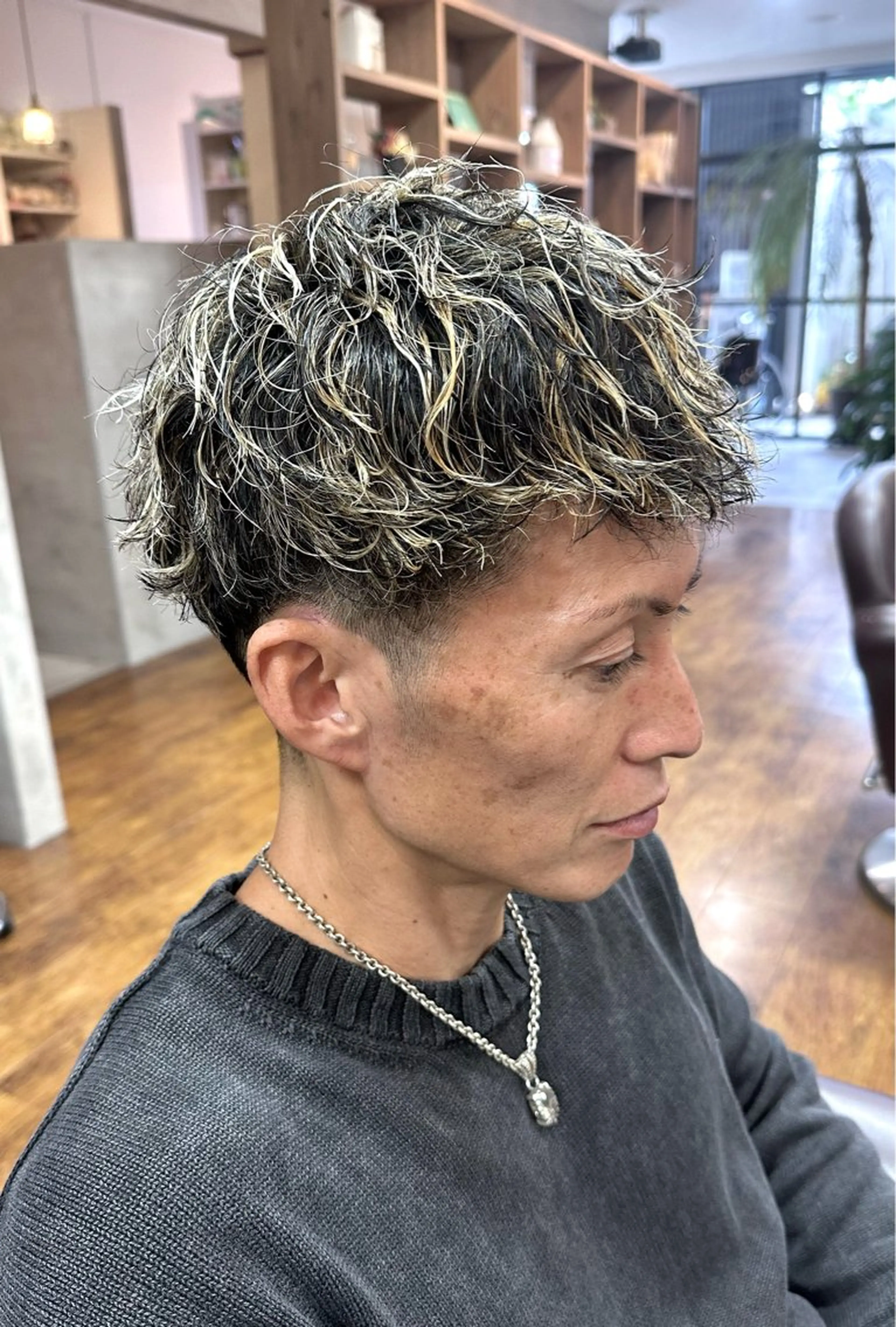 ミディアム カラー パーマ メンズ メンズメッシュ メッシュ メンズ専門美容師 RIOのヘアスタイル