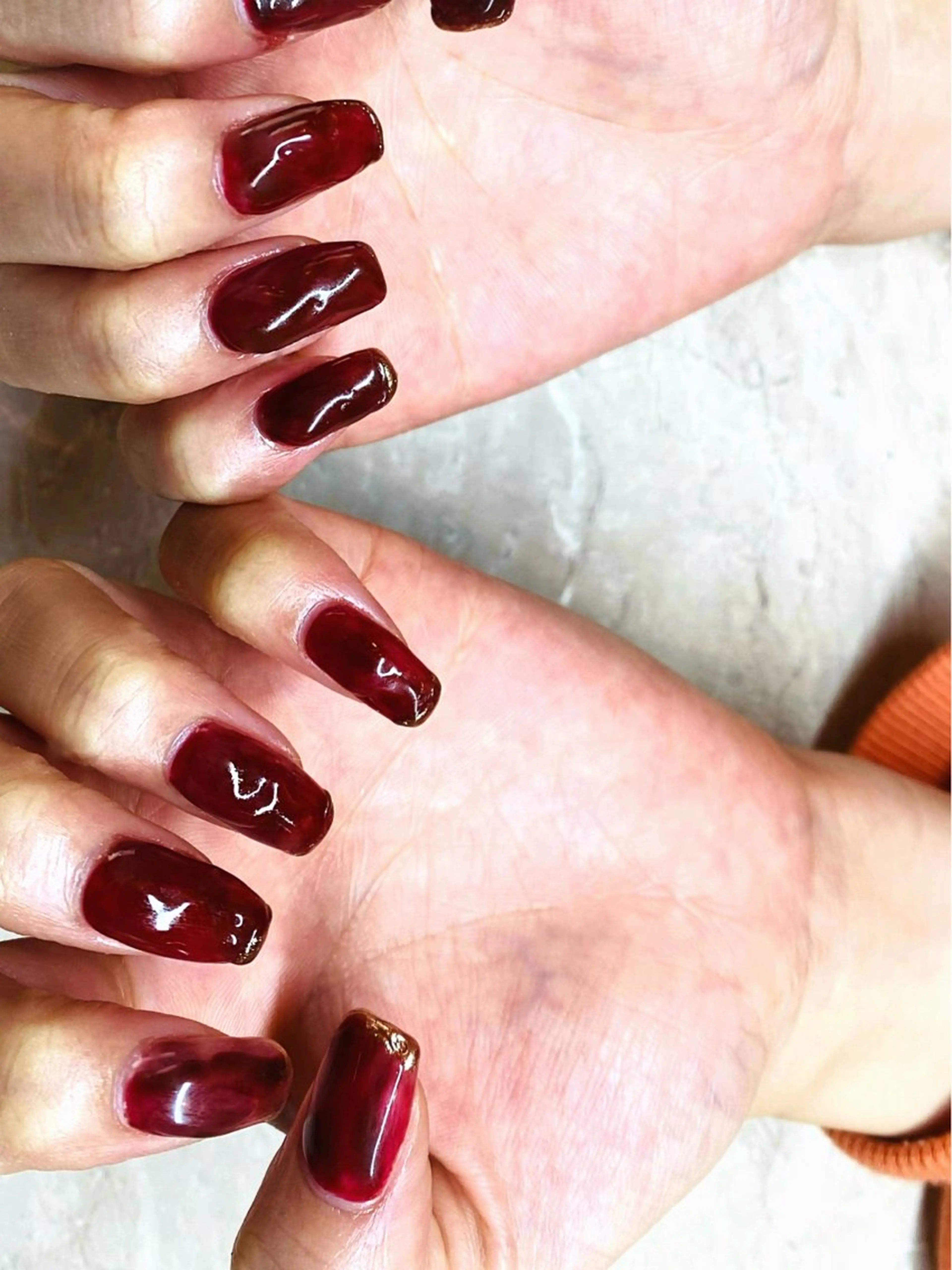 ネイル ボルドー ゴールド ニュアンスネイル free hug Hiromiのネイルデザイン
