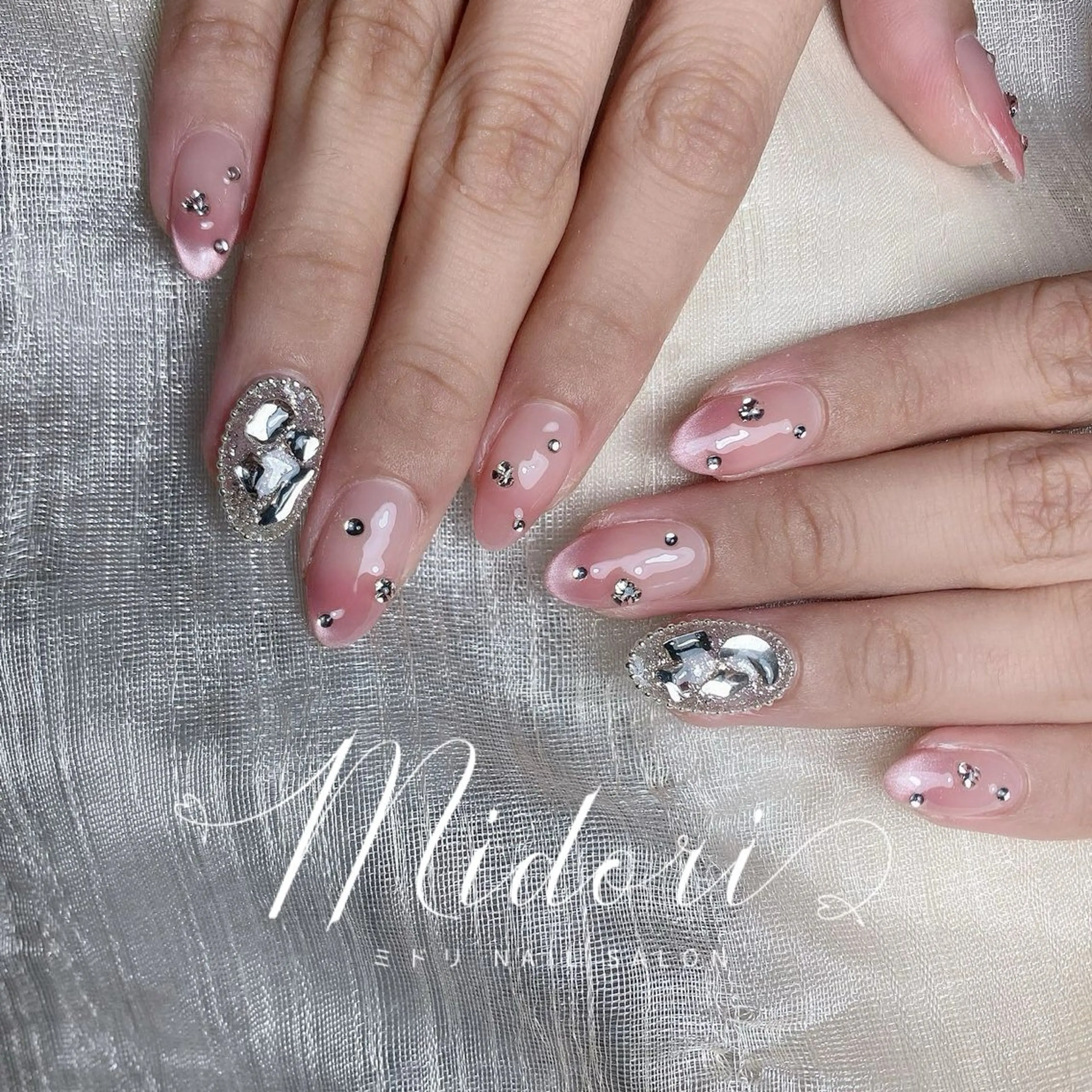 ネイル M eiのネイルデザイン