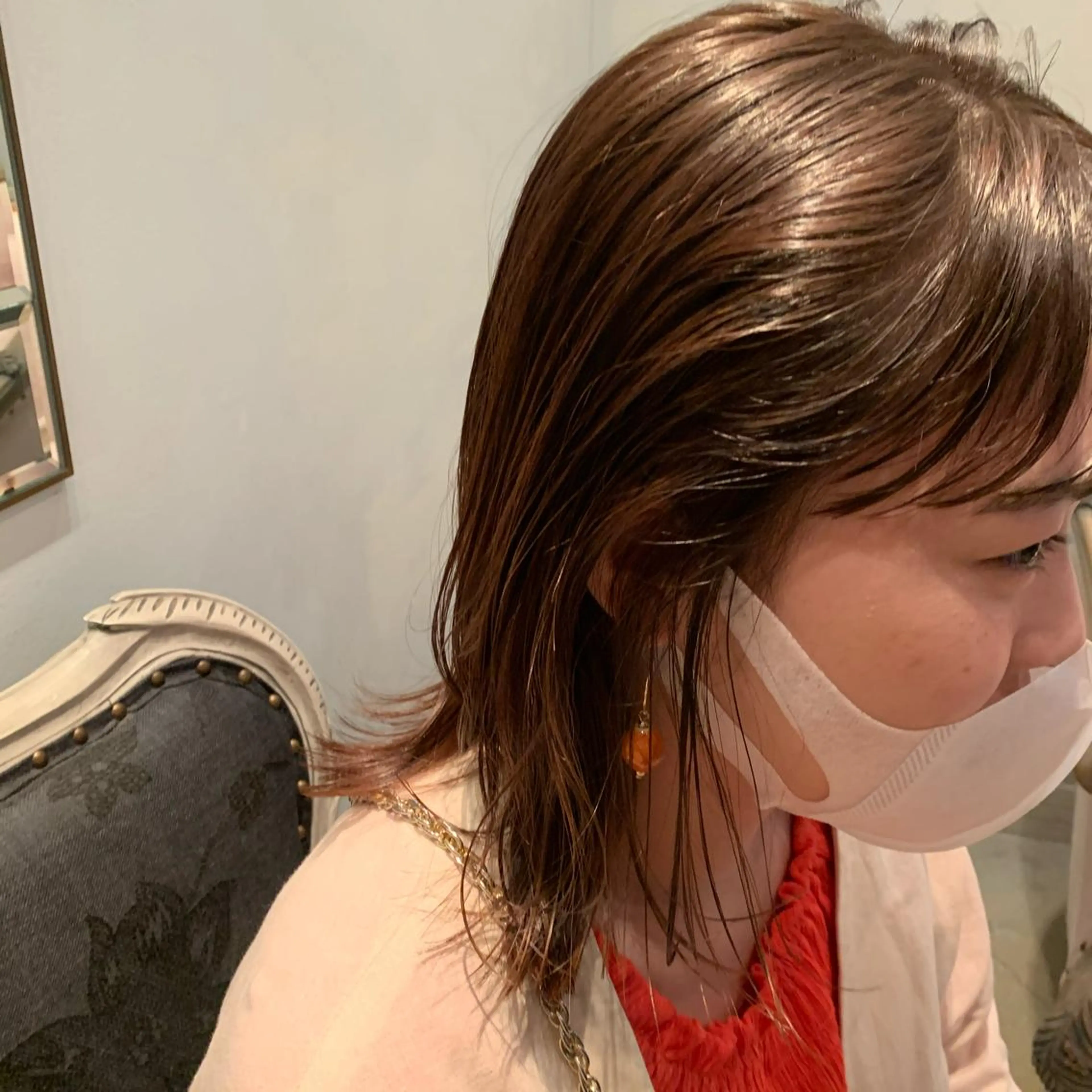ミディアム カラー SAKINO． ベージュカラーのヘアスタイル