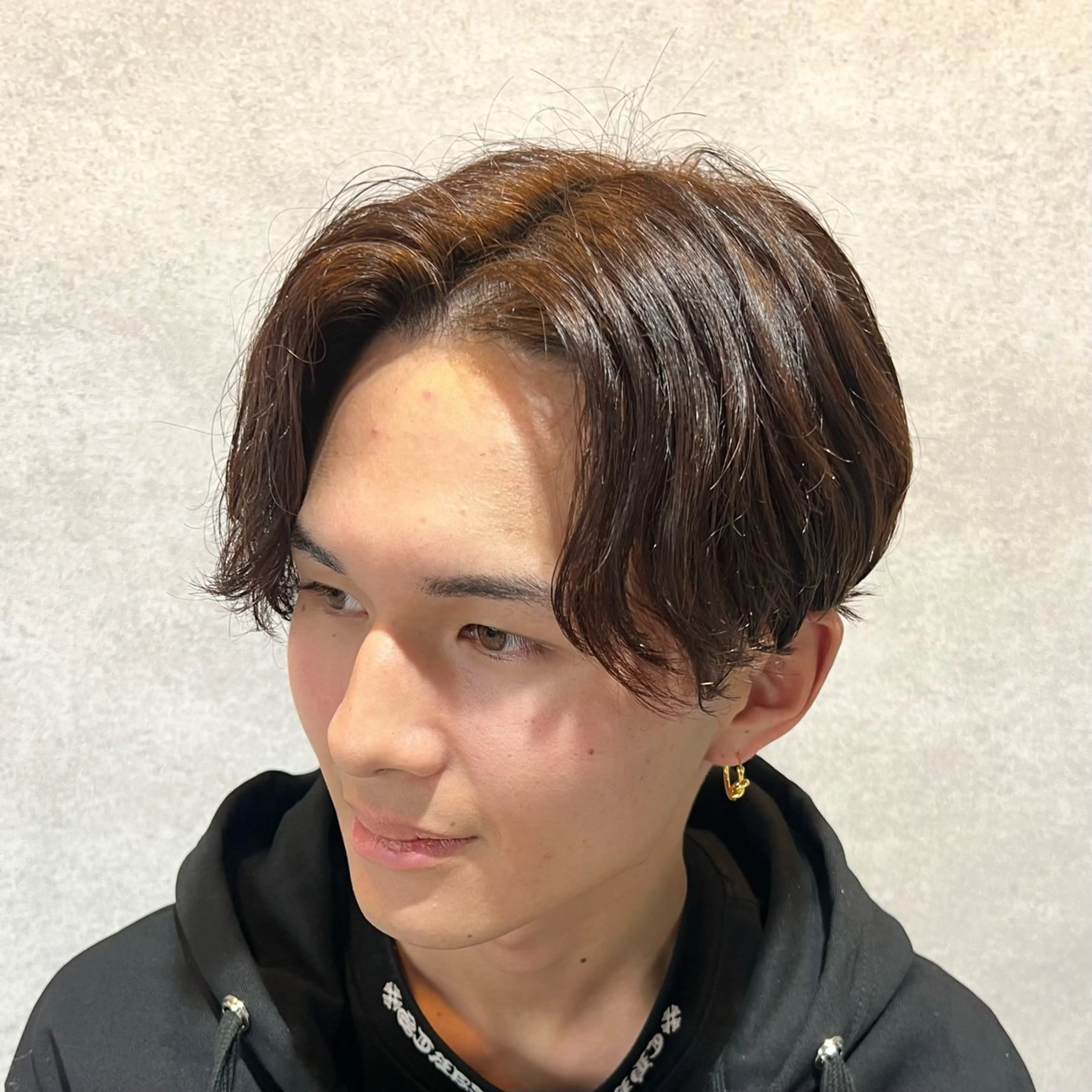 ショート カラー パーマ ヘアアレンジ メンズ センターパート メンズハイライト メンズメッシュ マッシュ メンズパーマ 仕上がり満足度No. 1🔥BLUCK🔥のヘアスタイル