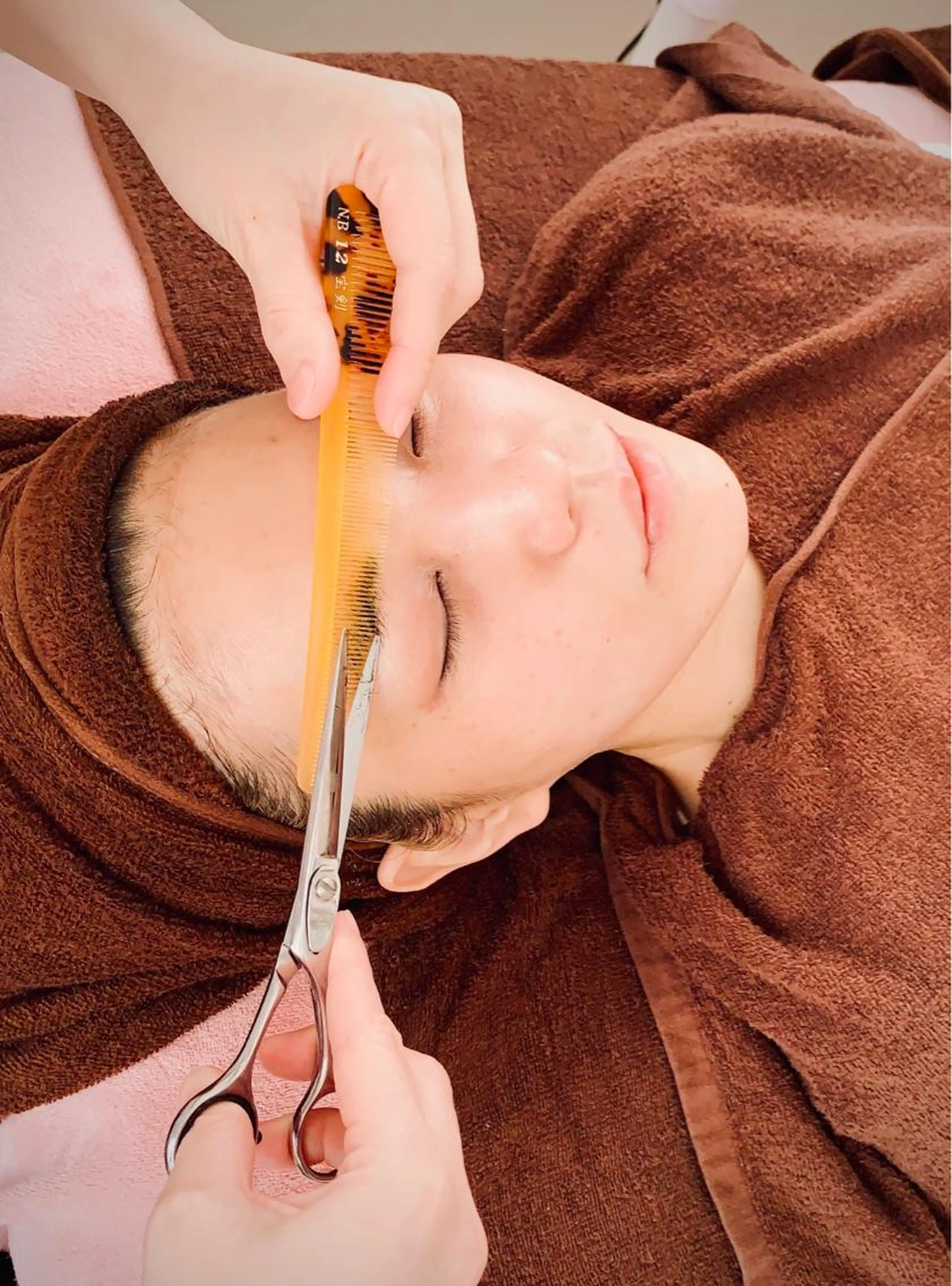 顔そり＆眉カットの写真