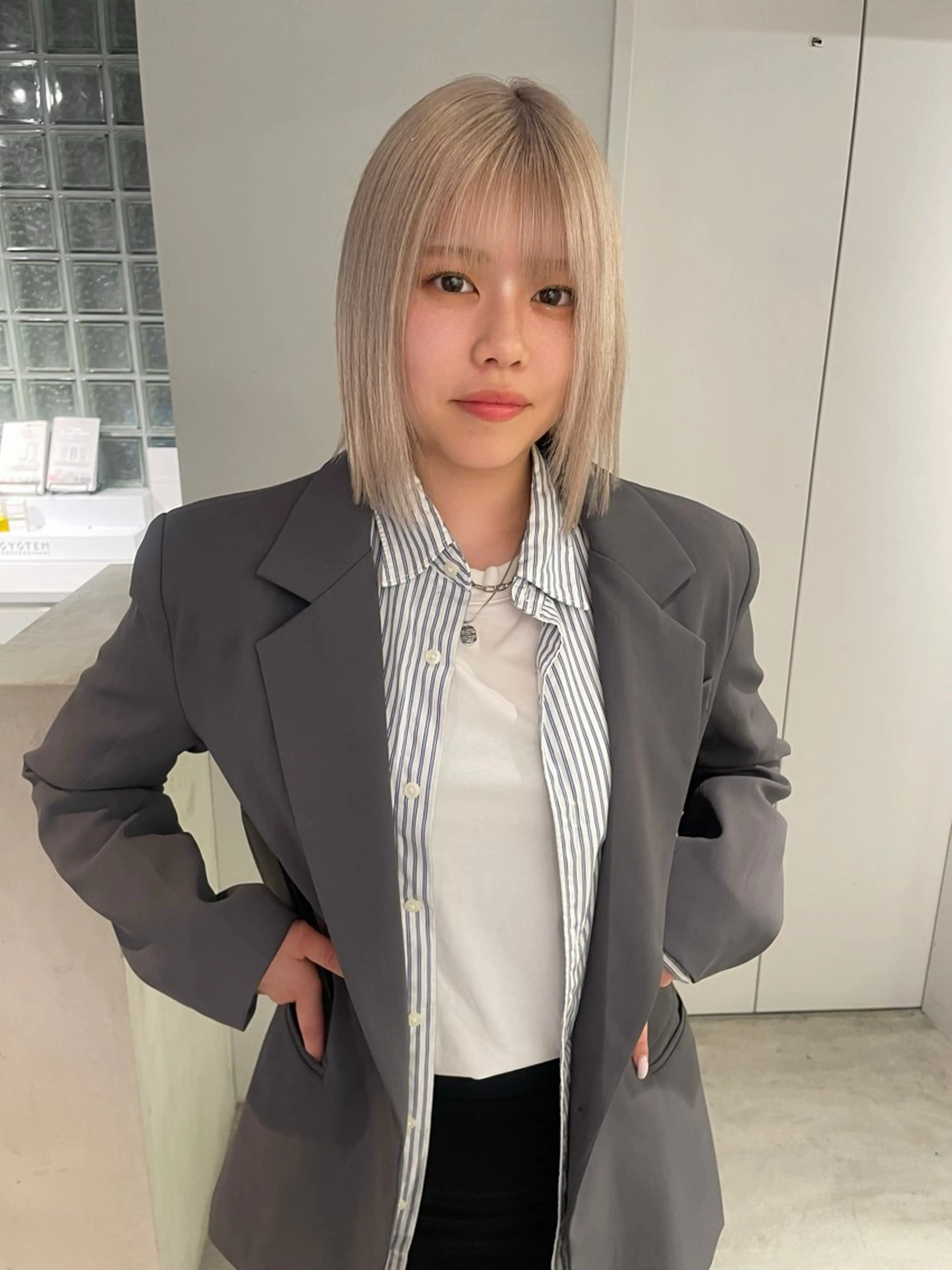 ミディアム カラー 切りっぱなしボブ ハイトーンカラー ボブ ヘアカラー 心斎橋/ブリーチ minamiのヘアスタイル