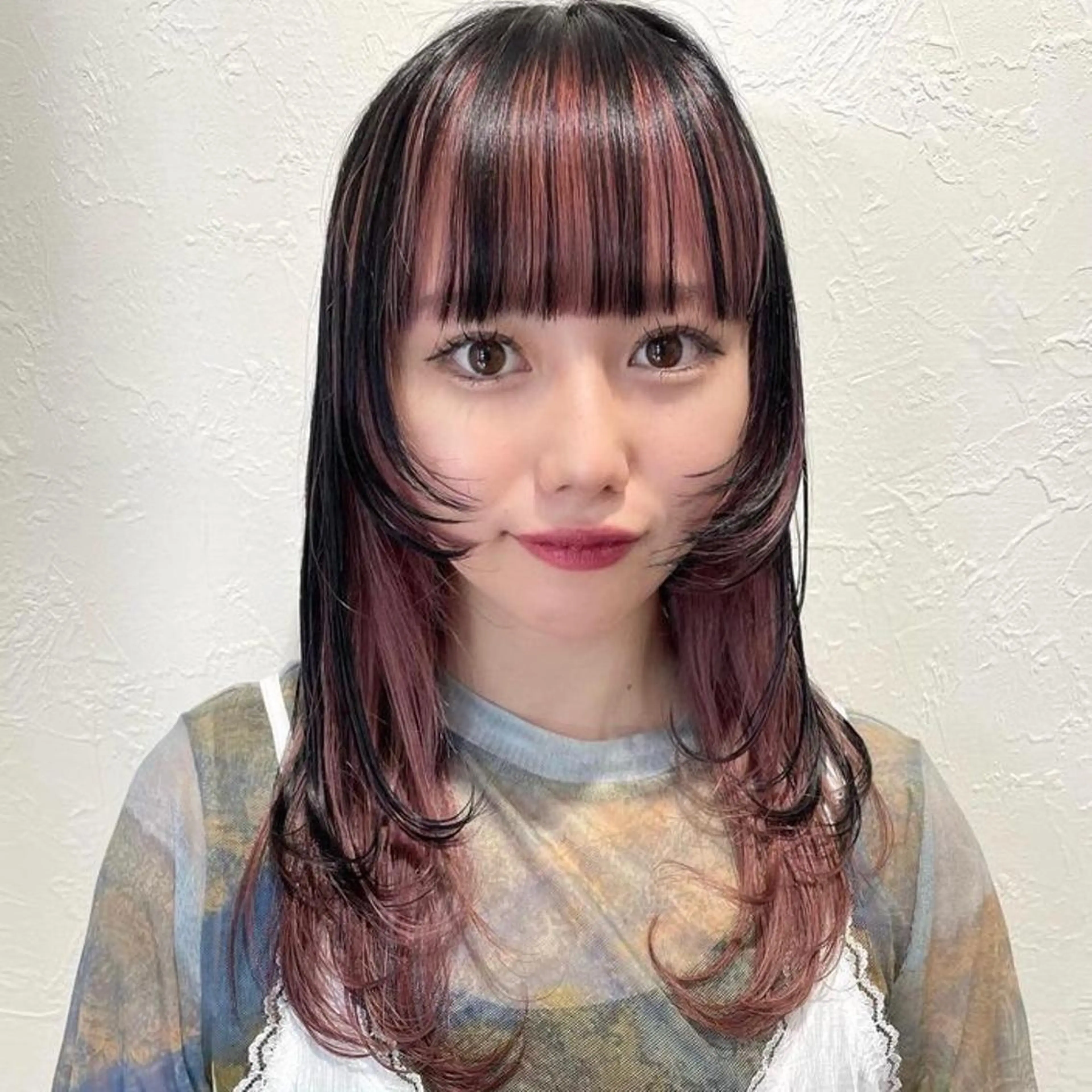 【📍 ポイントカラー📍】　　　　　　　　　　　　　　　　カット✂️＋インナーカラー🌼＋水素トリートメント💎の写真