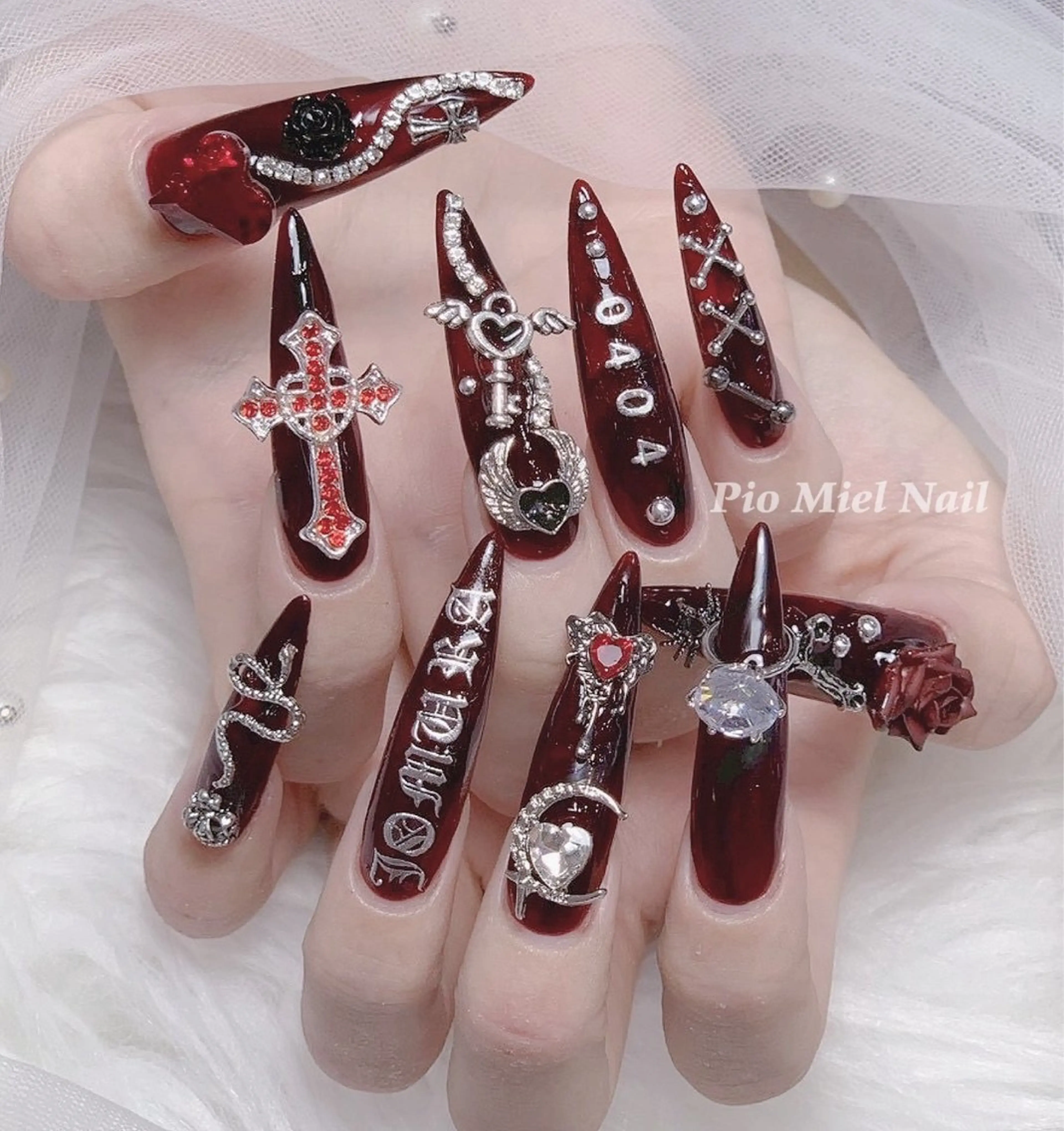 ネイル Pio Mielのネイルデザイン