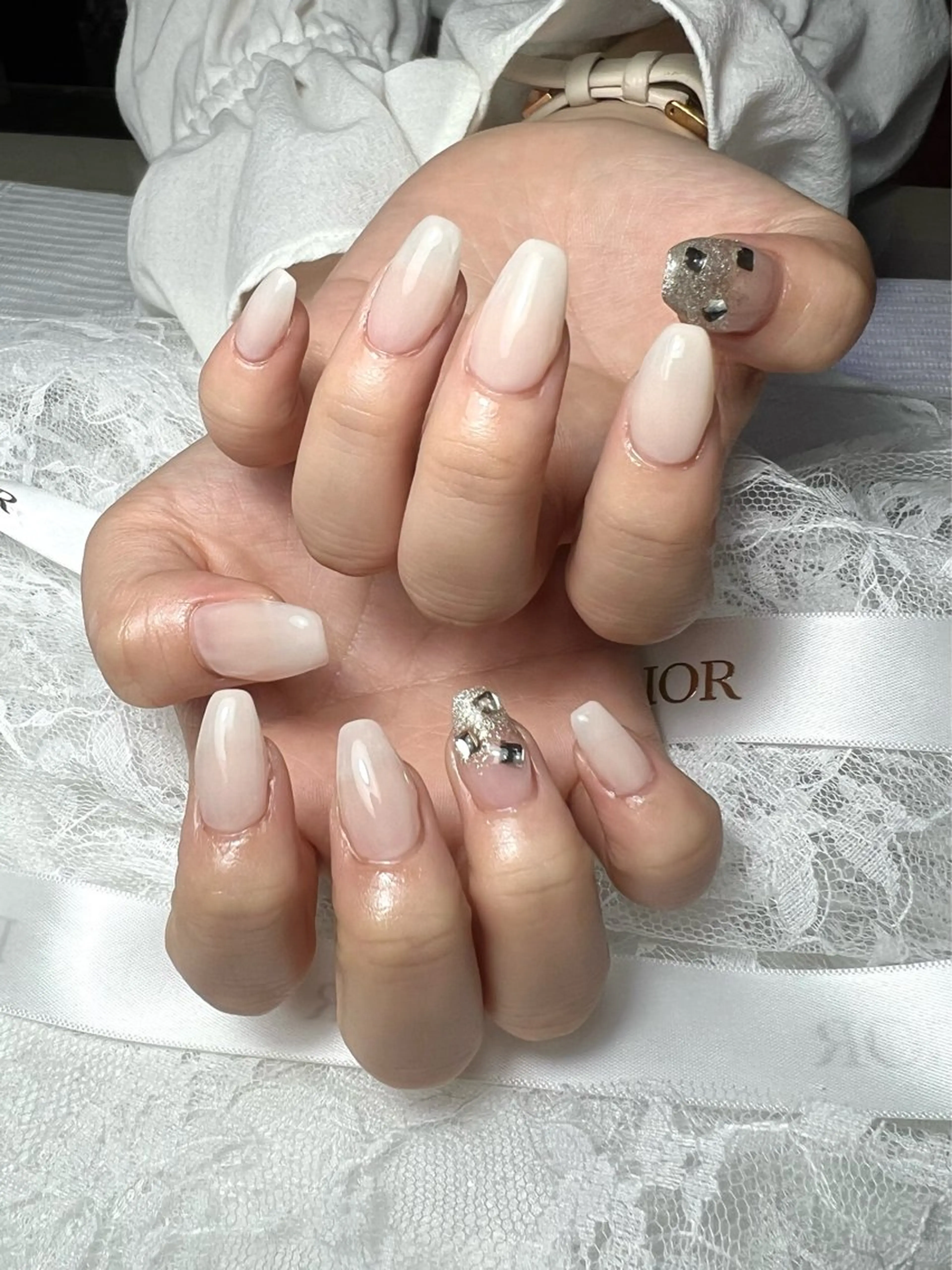 ネイル アートネイル ストーンネイル miku 🦋nailのネイルデザイン